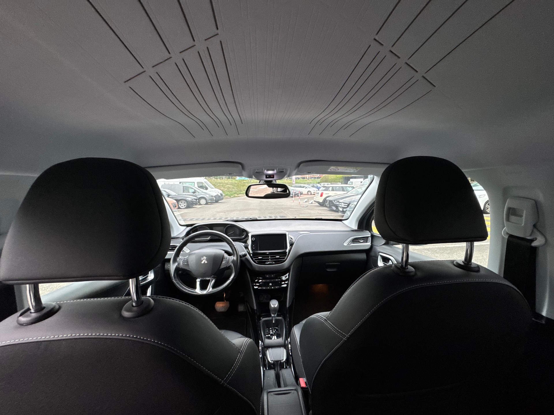 PEUGEOT 2008 1.2 PureTech Active EAT6-image-22