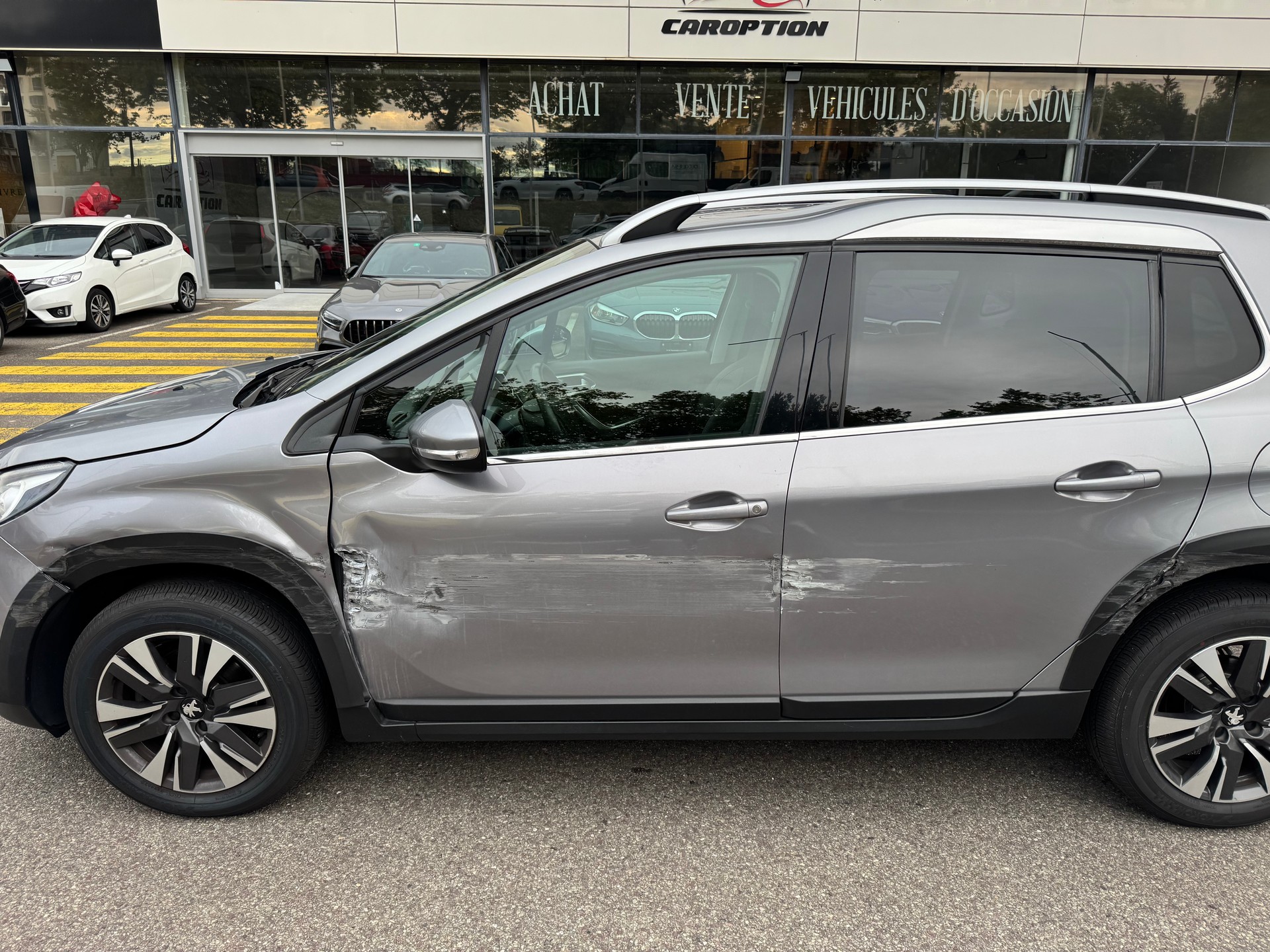 PEUGEOT 2008 1.2 PureTech Active EAT6-image-8