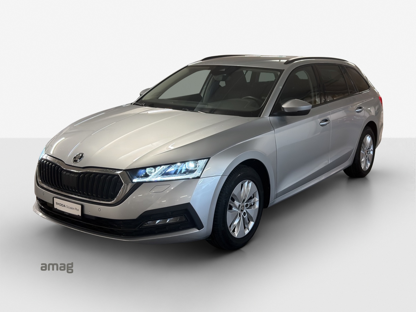 SKODA Octavia Combi 1.0 TSI mHEV DSG Ambition-image-0