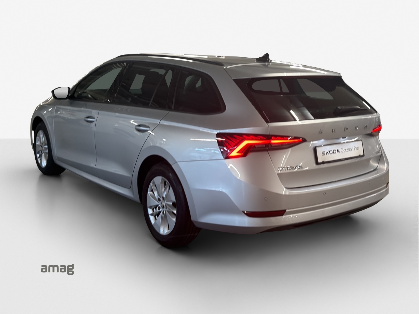 SKODA Octavia Combi 1.0 TSI mHEV DSG Ambition-image-2