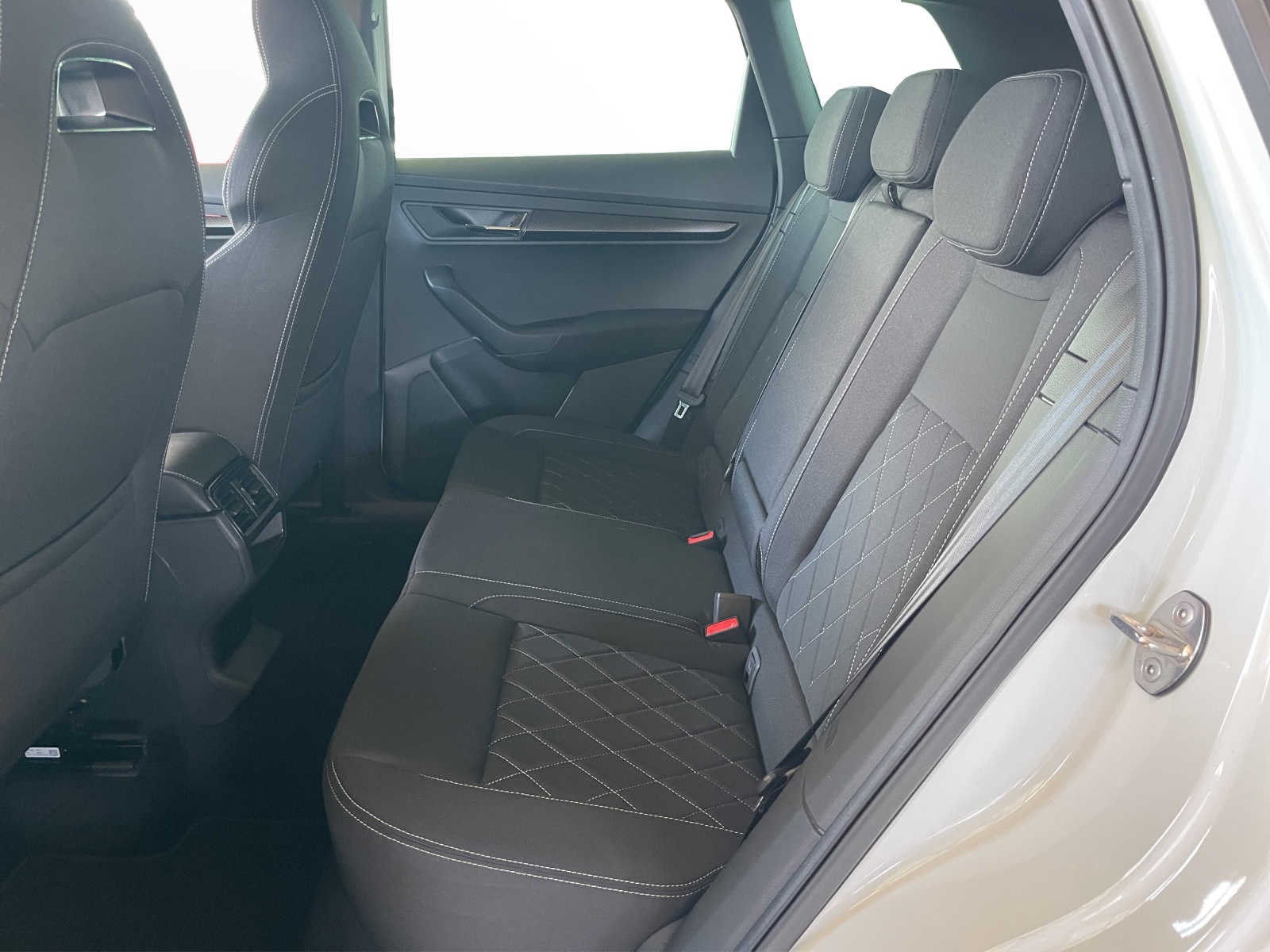 SKODA Karoq 2.0 TSI SportLine 4x4 DSG-image-14