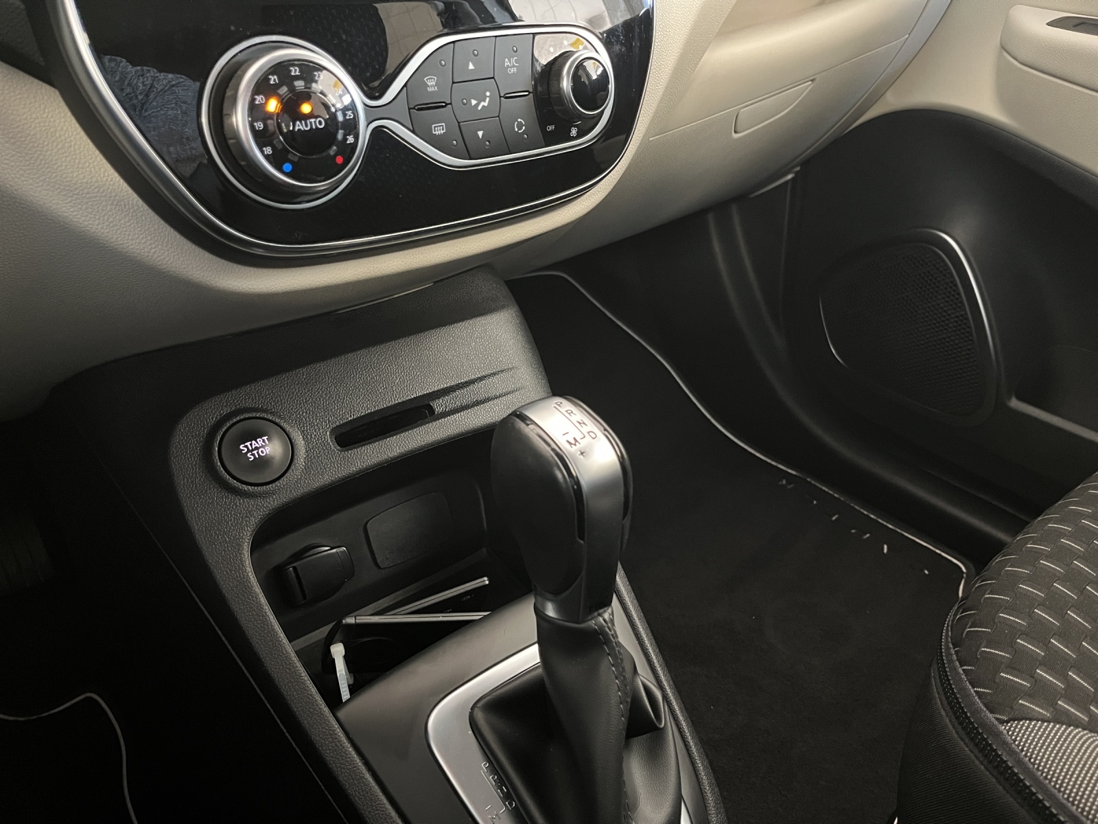 RENAULT Captur 1.3 TCe S-Edition EDC S/S-image-11