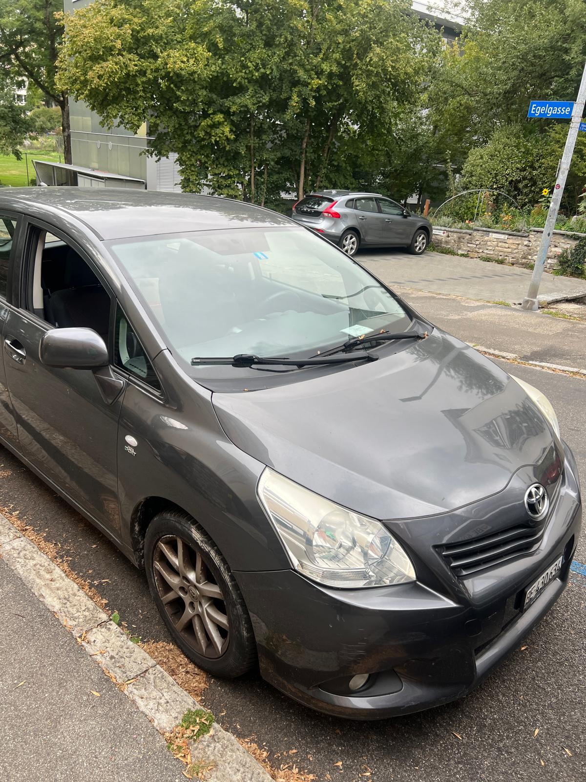 TOYOTA Verso 2.2 D-CAT Linea Sol-image-0