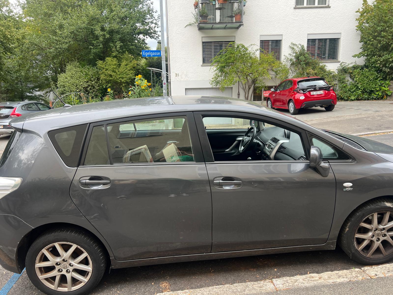 TOYOTA Verso 2.2 D-CAT Linea Sol-image-1