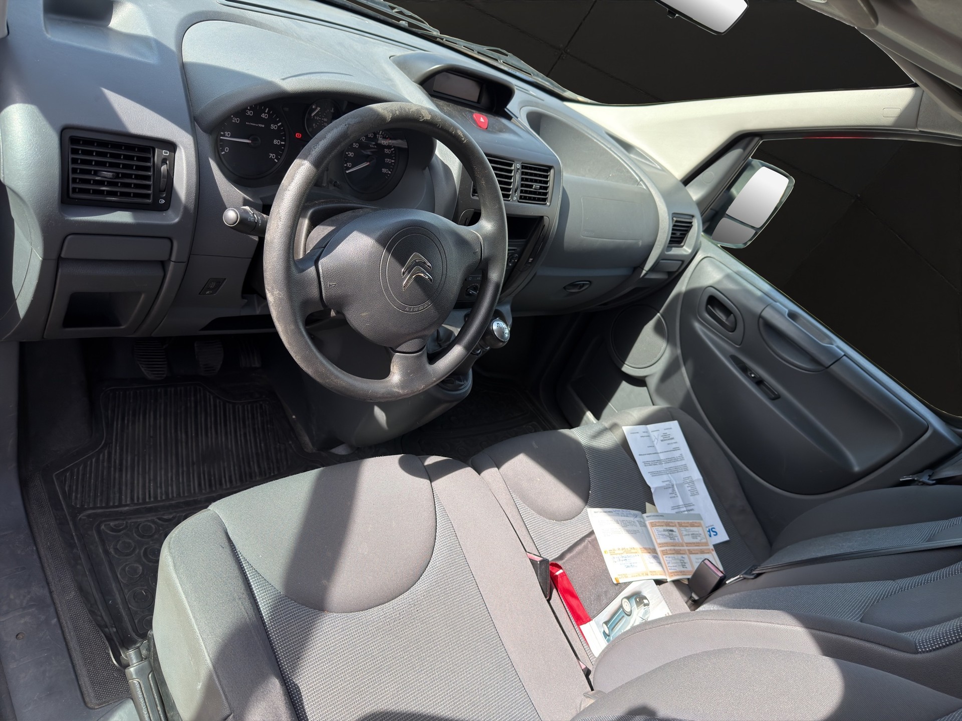 CITROEN Jumpy 2.0 HDi L2H1 Attraction-image-9