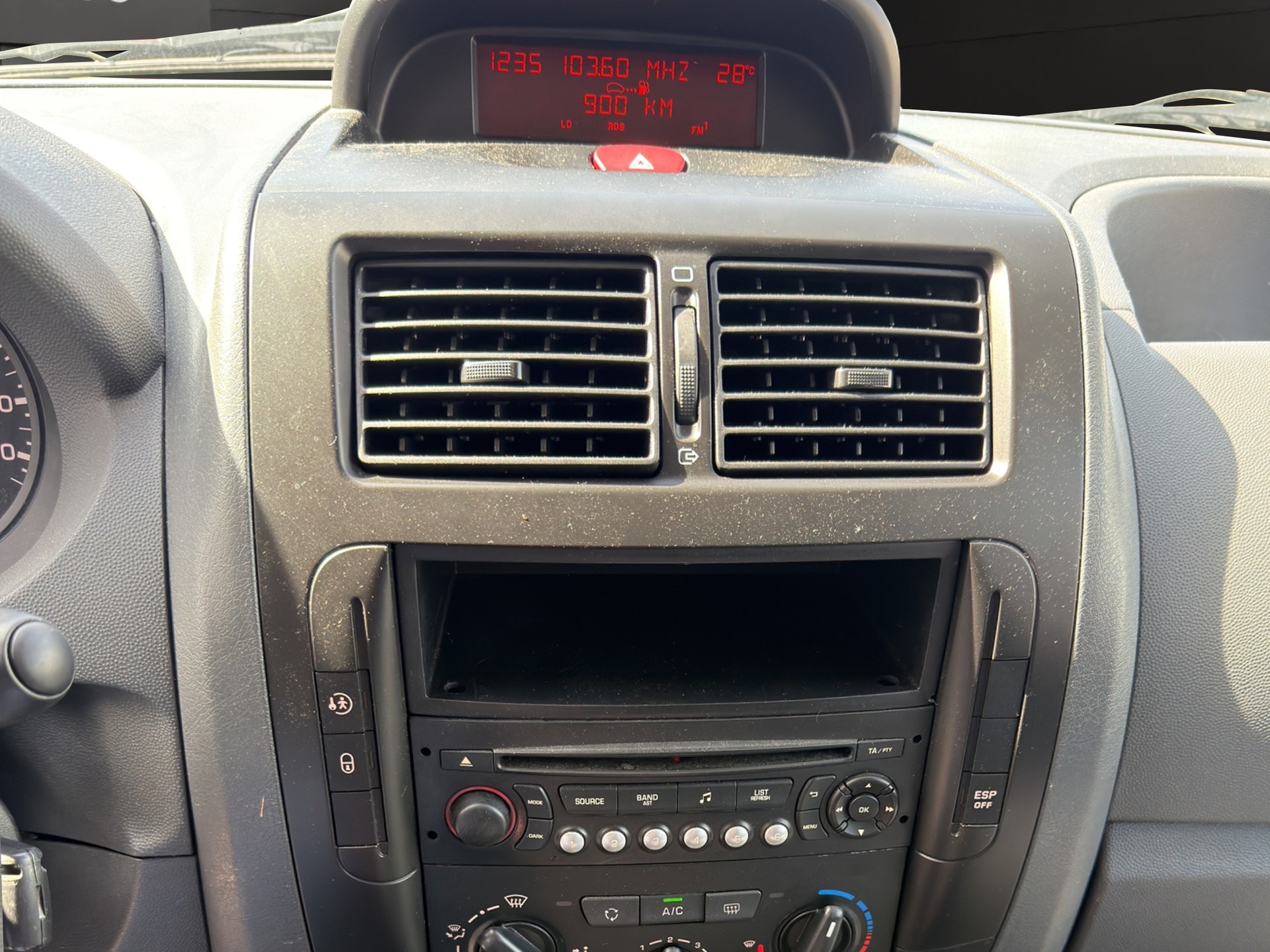 CITROEN Jumpy 2.0 HDi L2H1 Attraction-image-11
