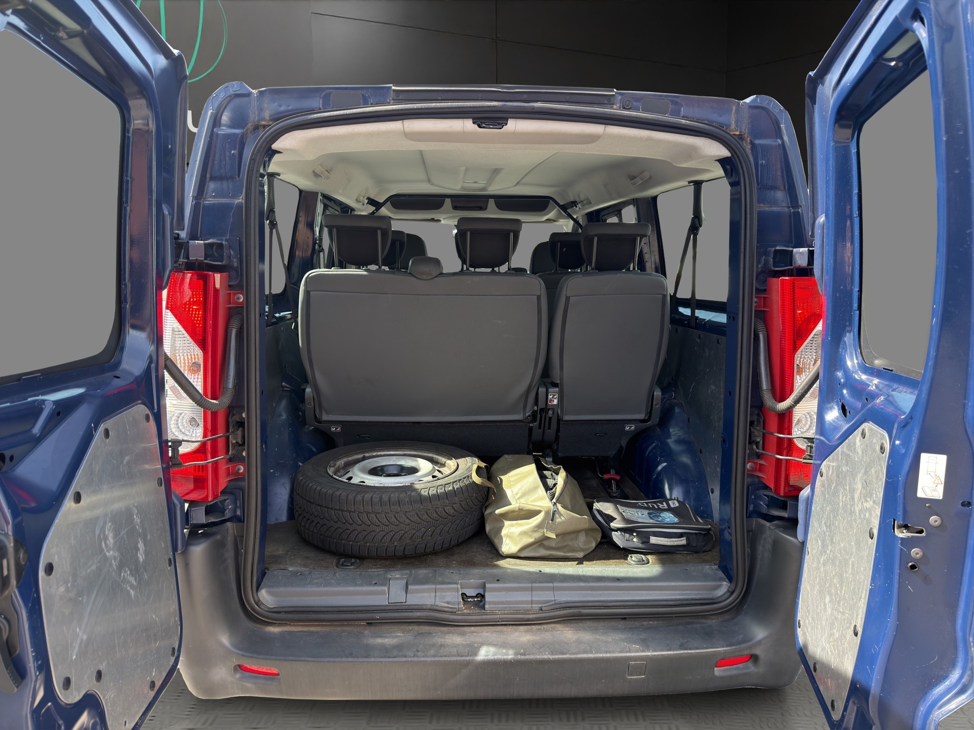 CITROEN Jumpy 2.0 HDi L2H1 Attraction-image-17
