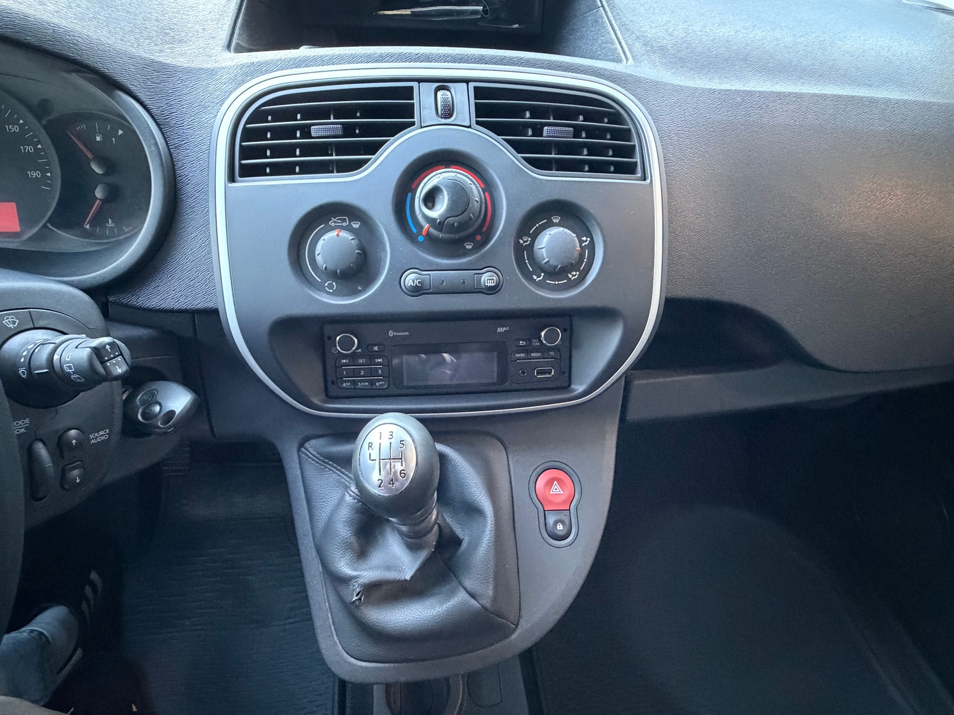 RENAULT Kangoo Medium TCe 115 ENERGY Access-image-12