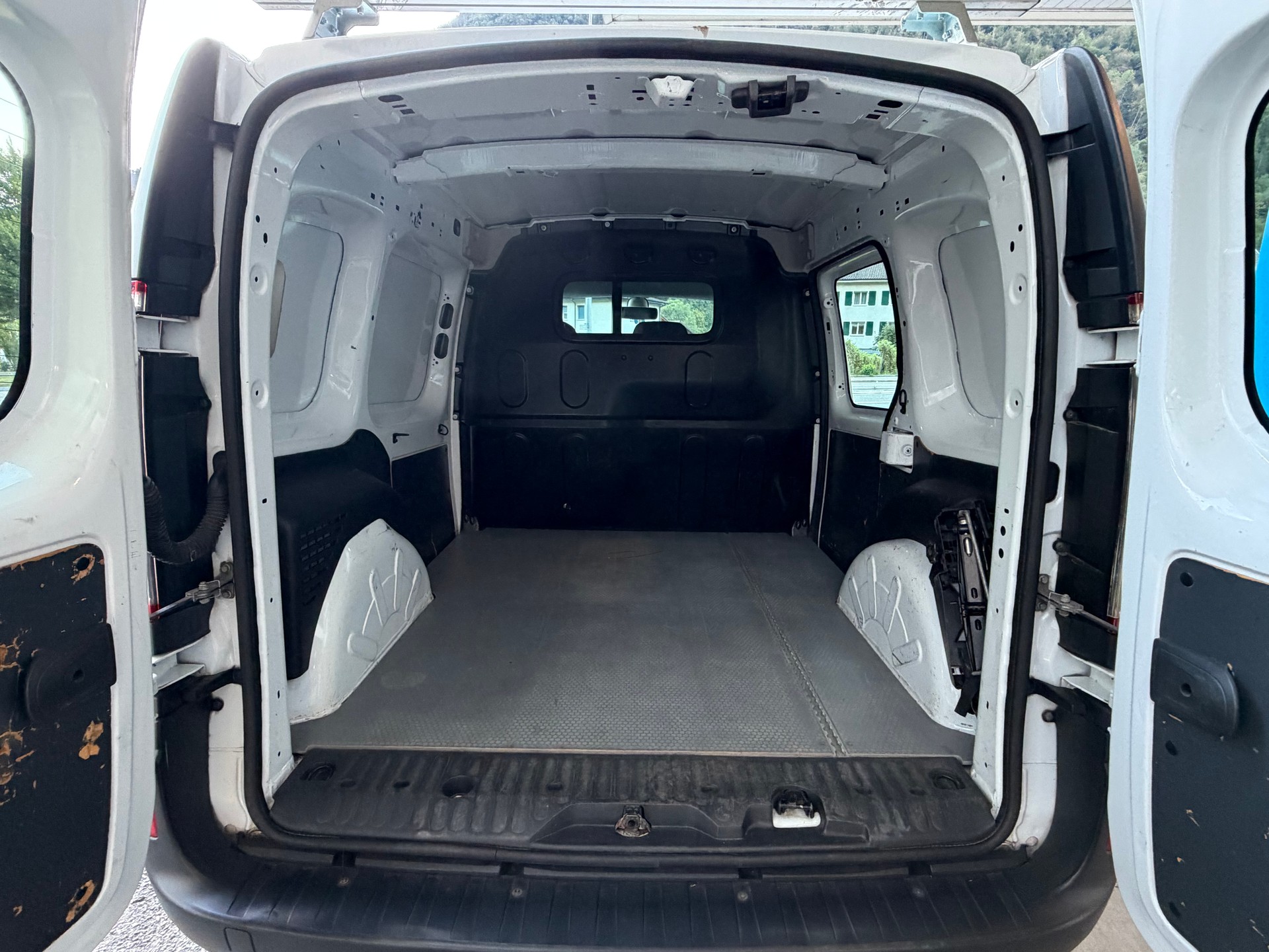RENAULT Kangoo Medium TCe 115 ENERGY Access-image-8