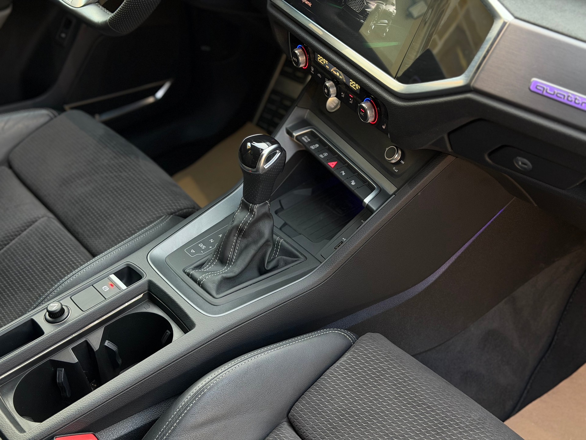 AUDI Q3 Sportback 45 TFSI S line quattro S-tronic-image-19