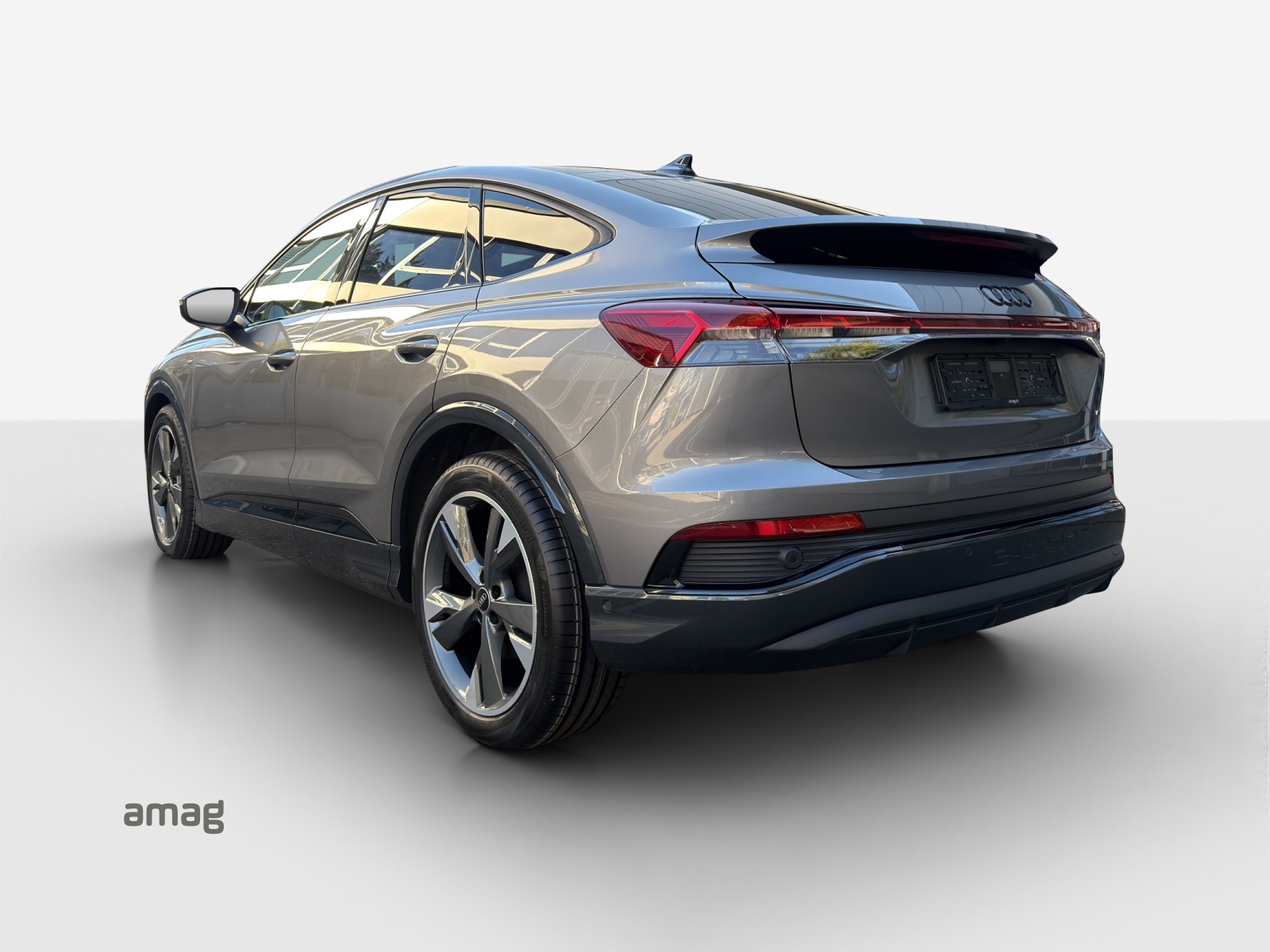 AUDI Q4 Sportback e-tron 50 quattro-image-2