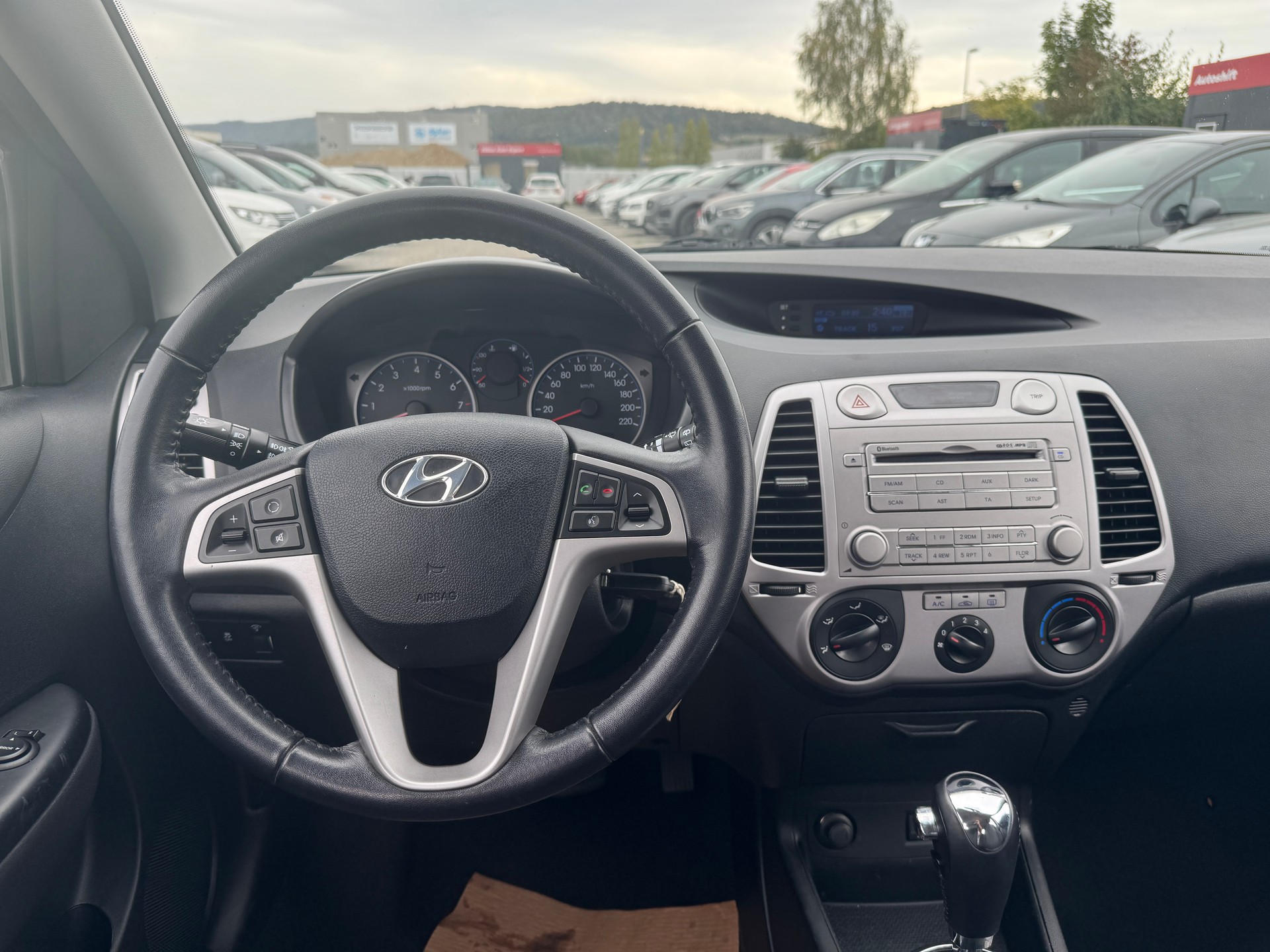 HYUNDAI i20 1.4 Style Automatic-image-6