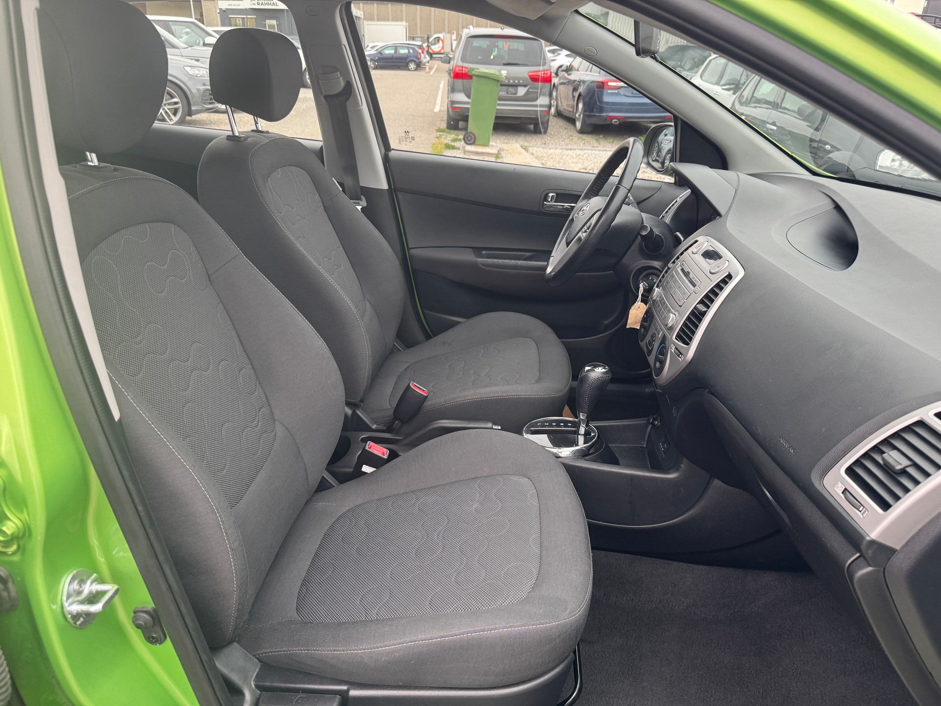 HYUNDAI i20 1.4 Style Automatic-image-10