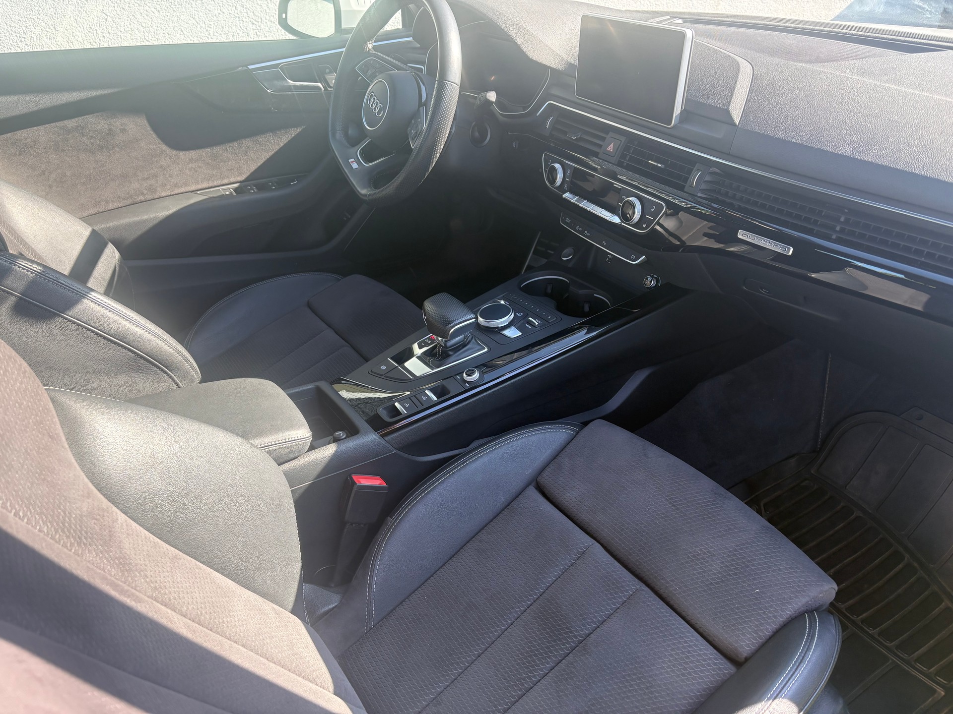 AUDI 2.0 TFSI quattro S-Tronic-image-3