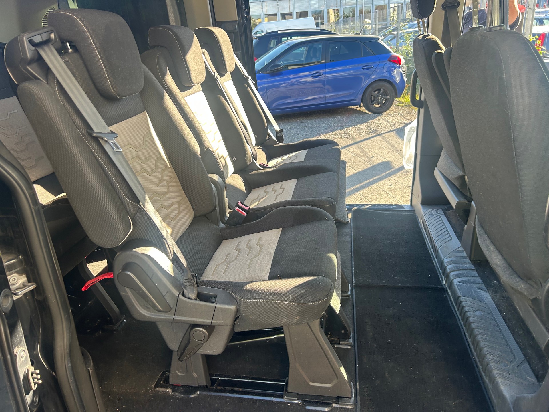 FORD Tourneo Custom 310 L1H1 Titanium SelectShift A-image-7