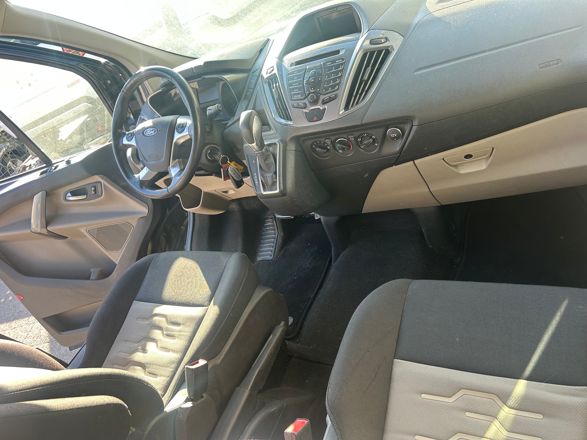 FORD Tourneo Custom 310 L1H1 Titanium SelectShift A-image-8