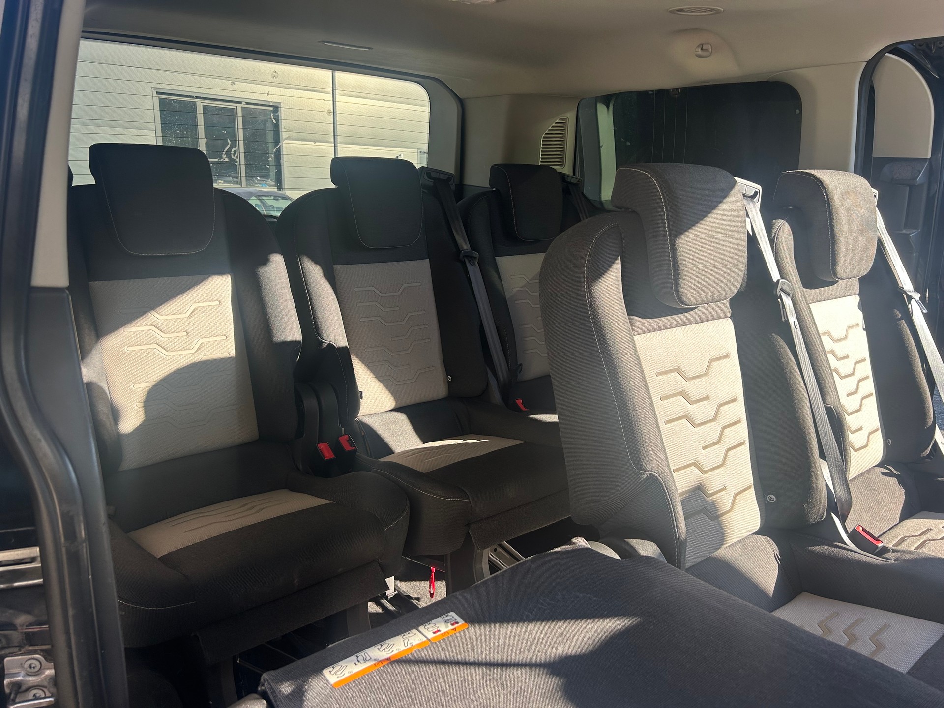 FORD Tourneo Custom 310 L1H1 Titanium SelectShift A-image-9