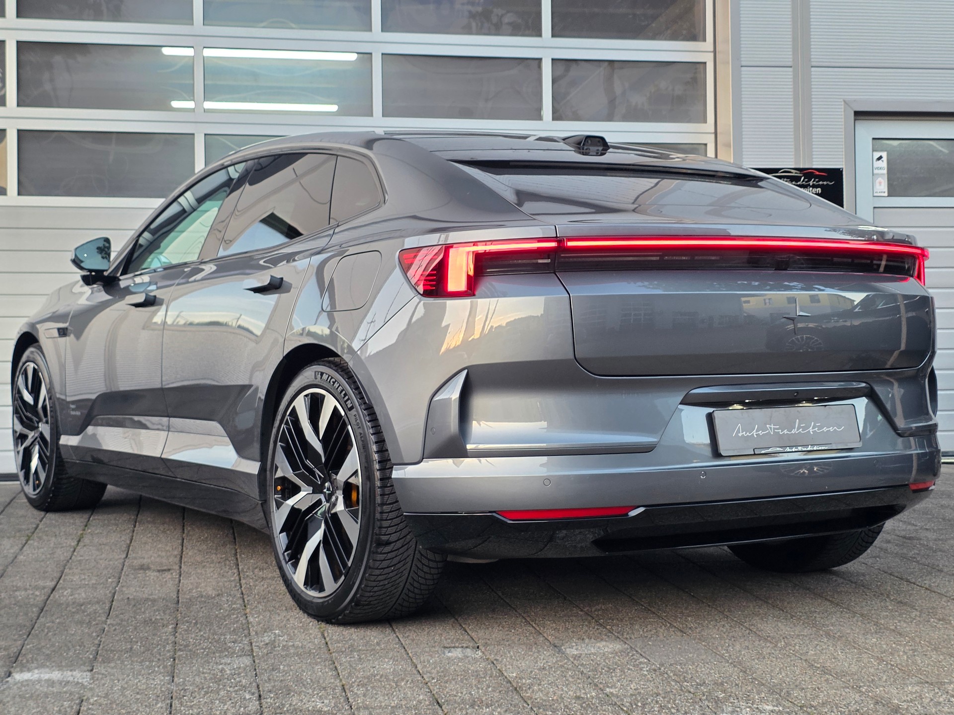 POLESTAR Polestar 4 Long Range Dual 100kWh ** GRATIS SERVICE -PERFORMANCE PAKET -PILOT PAKET -PLUS PAKET - GARANTIE BIS 03.2033 **-image-3