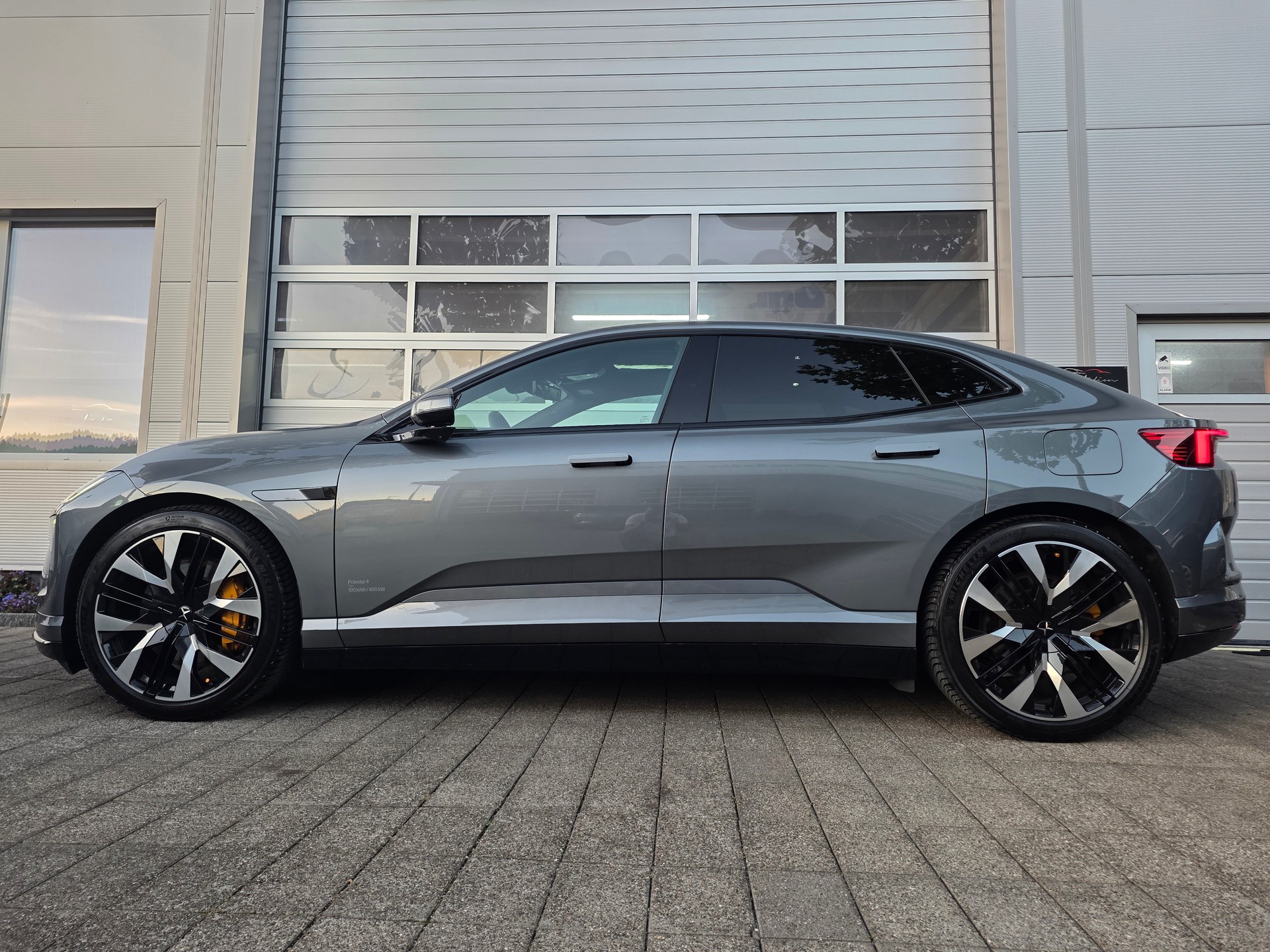 POLESTAR Polestar 4 Long Range Dual 100kWh ** GRATIS SERVICE -PERFORMANCE PAKET -PILOT PAKET -PLUS PAKET - GARANTIE BIS 03.2033 **-image-2