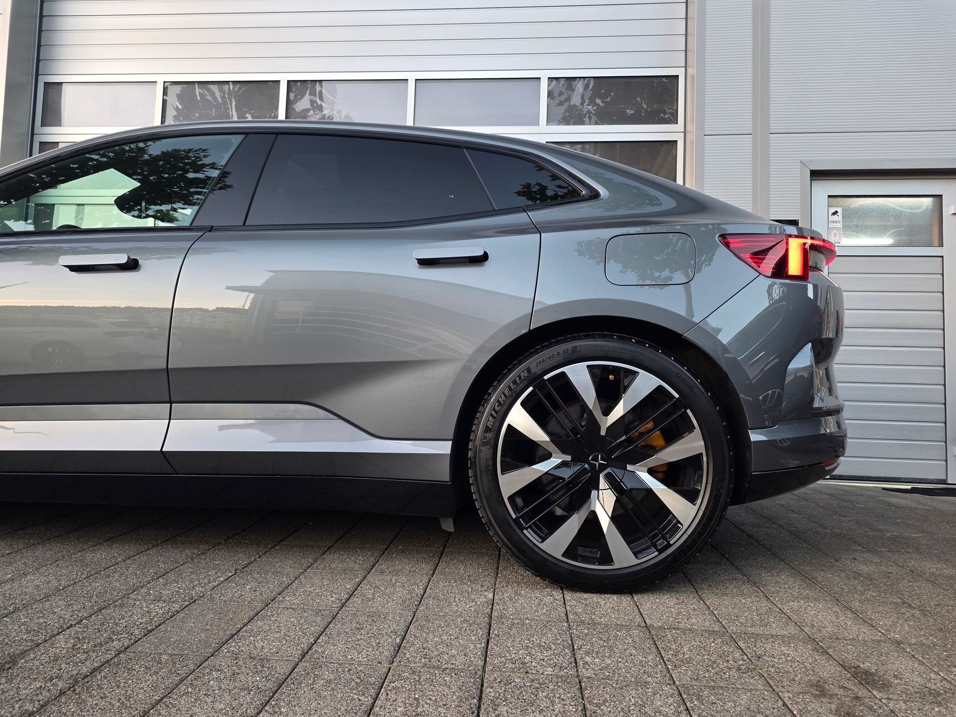 POLESTAR Polestar 4 Long Range Dual 100kWh ** GRATIS SERVICE -PERFORMANCE PAKET -PILOT PAKET -PLUS PAKET - GARANTIE BIS 03.2033 **-image-4