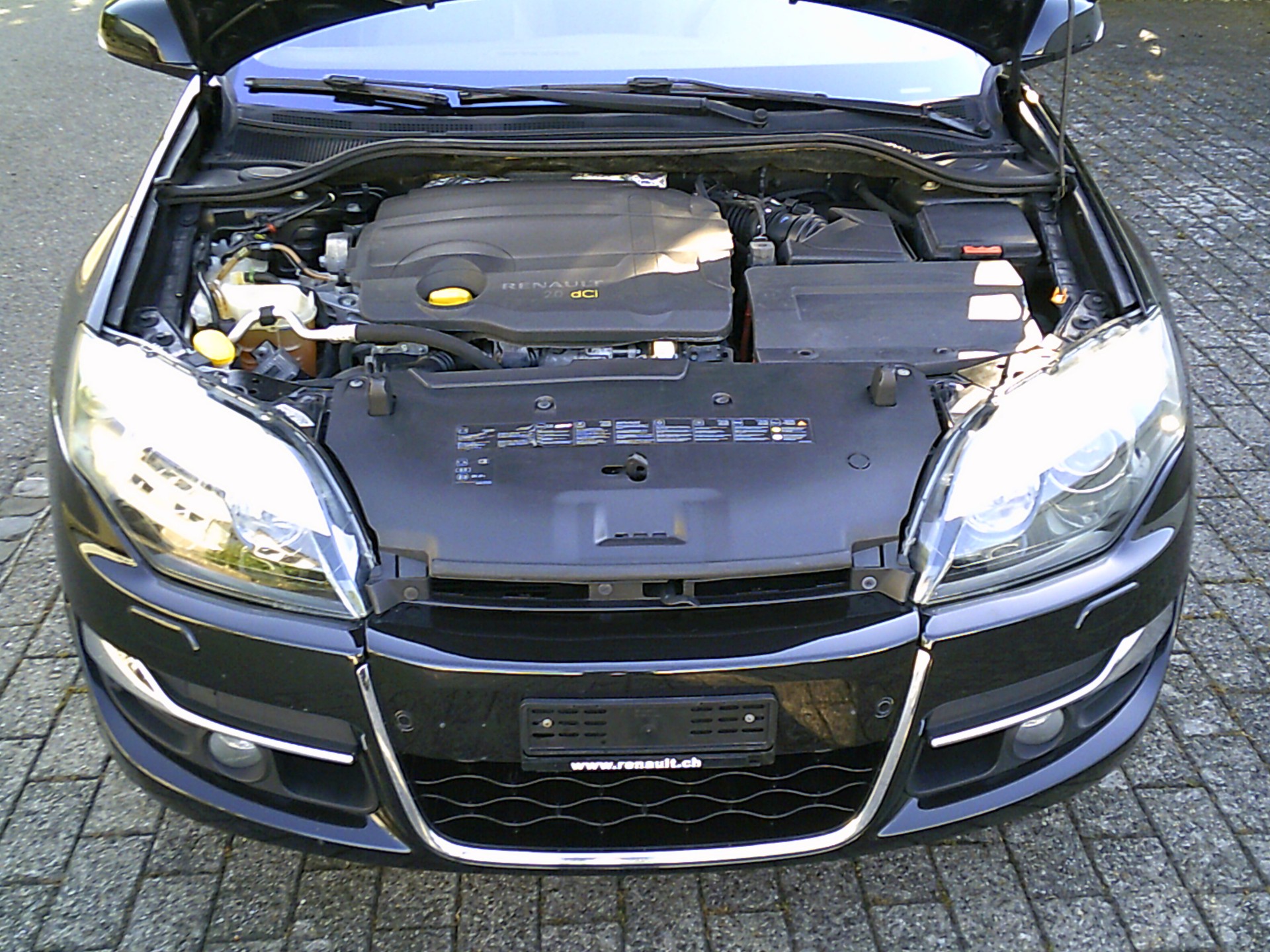 RENAULT Laguna Grandtour 2.0 dCi Initiale Automatic-image-11