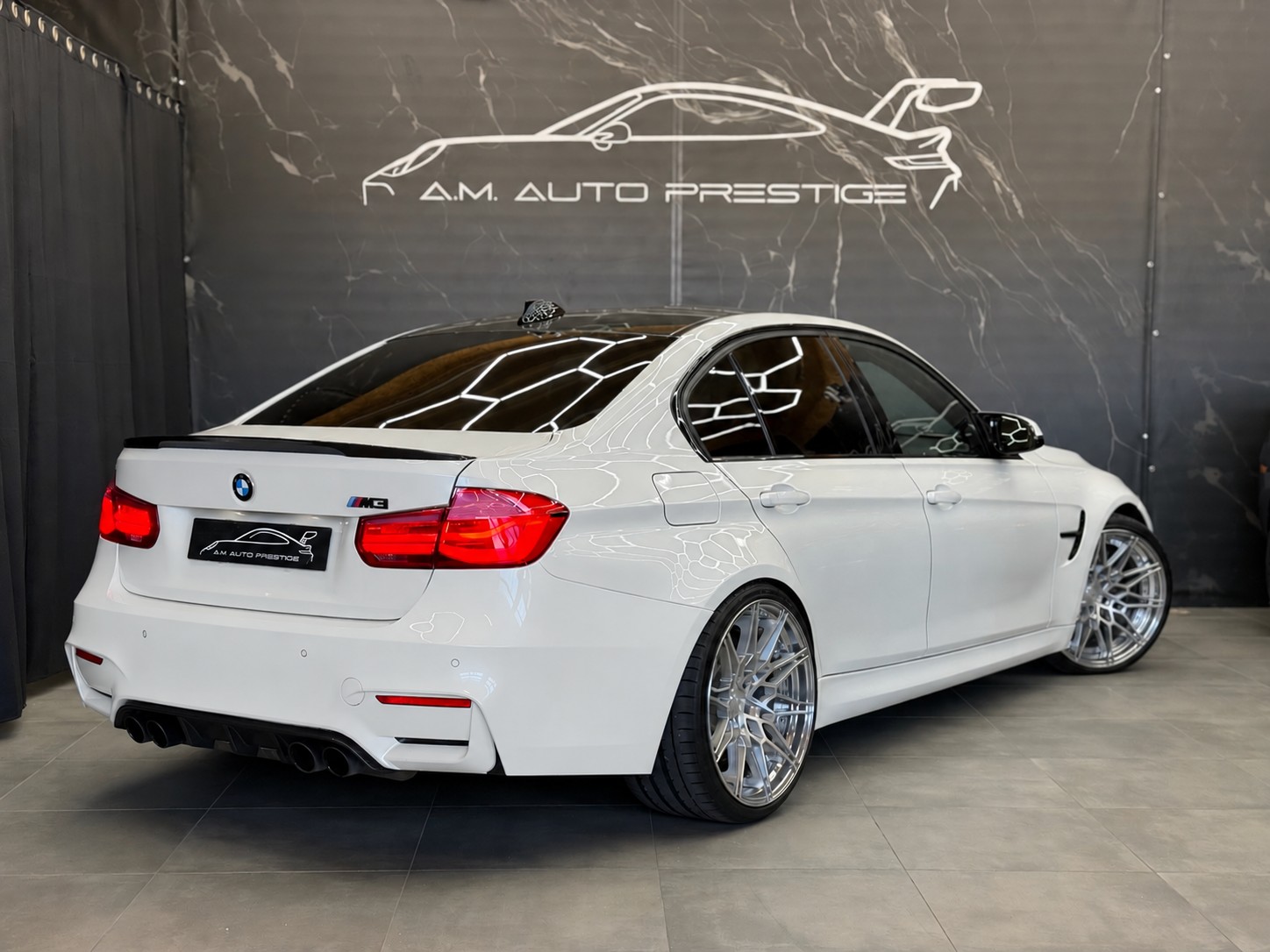 BMW M3 Drivelogic-image-3