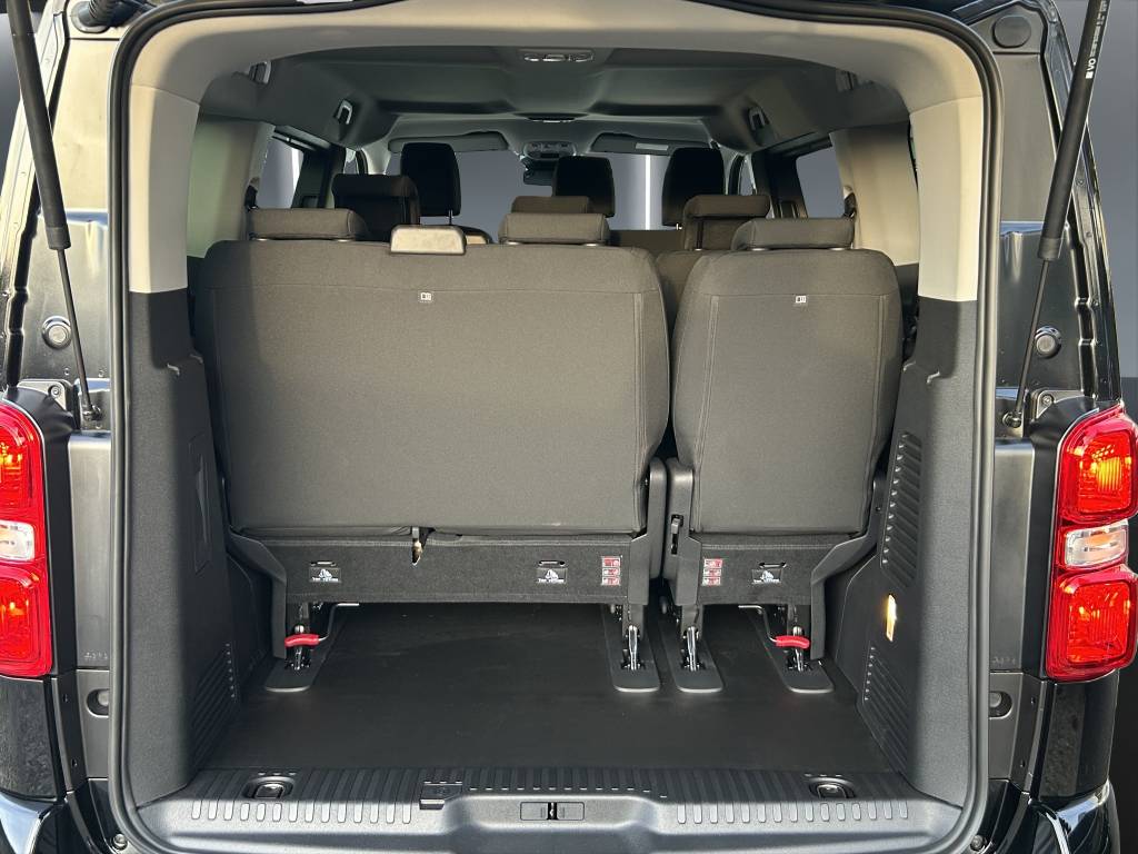 PEUGEOT Traveller 2.0 BlueHDi Business Standard EAT8-image-11