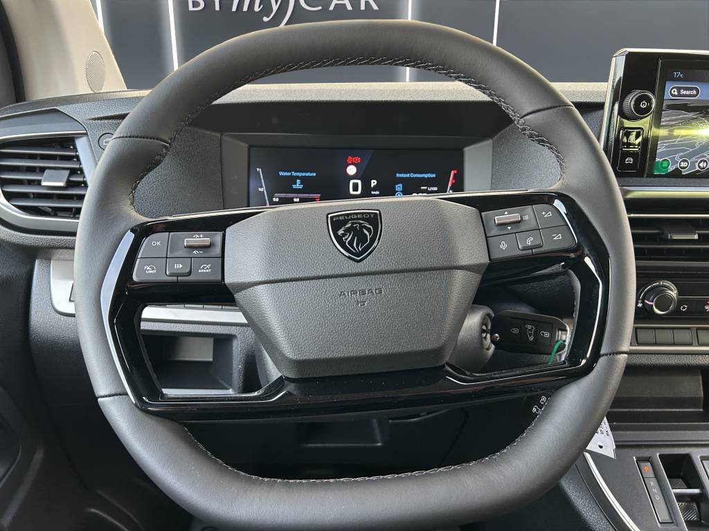 PEUGEOT Traveller 2.0 BlueHDi Business Standard EAT8-image-14
