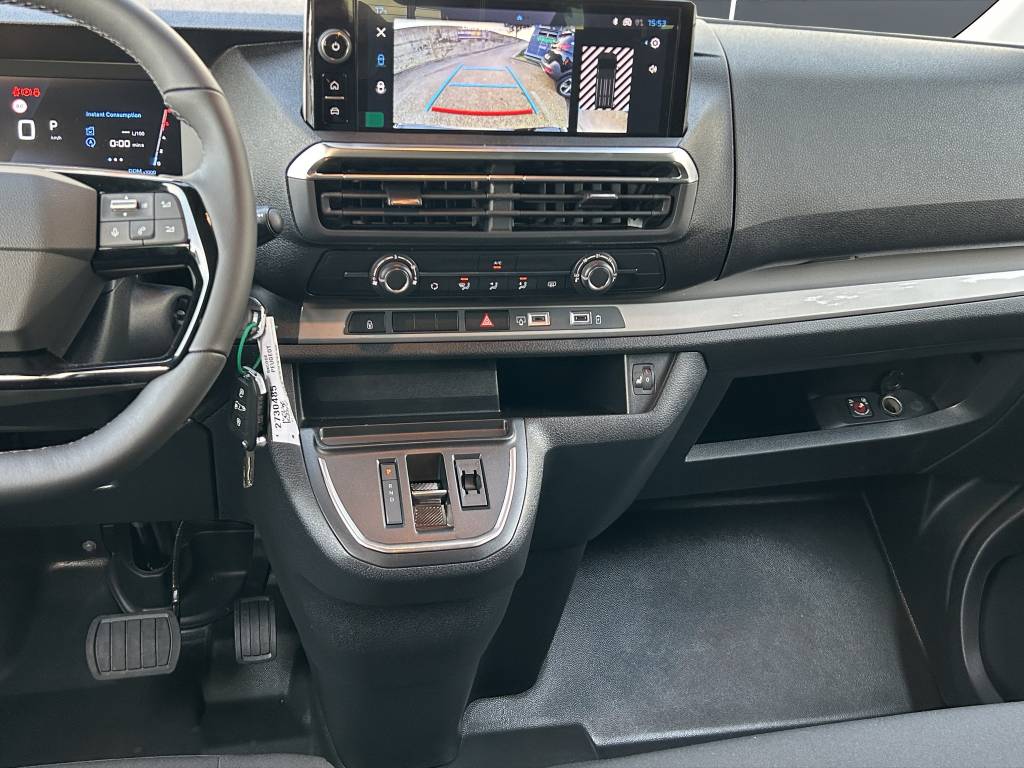 PEUGEOT Traveller 2.0 BlueHDi Business Standard EAT8-image-6