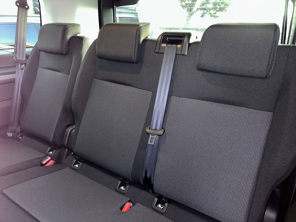 PEUGEOT Traveller 2.0 BlueHDi Business Standard EAT8-image-12