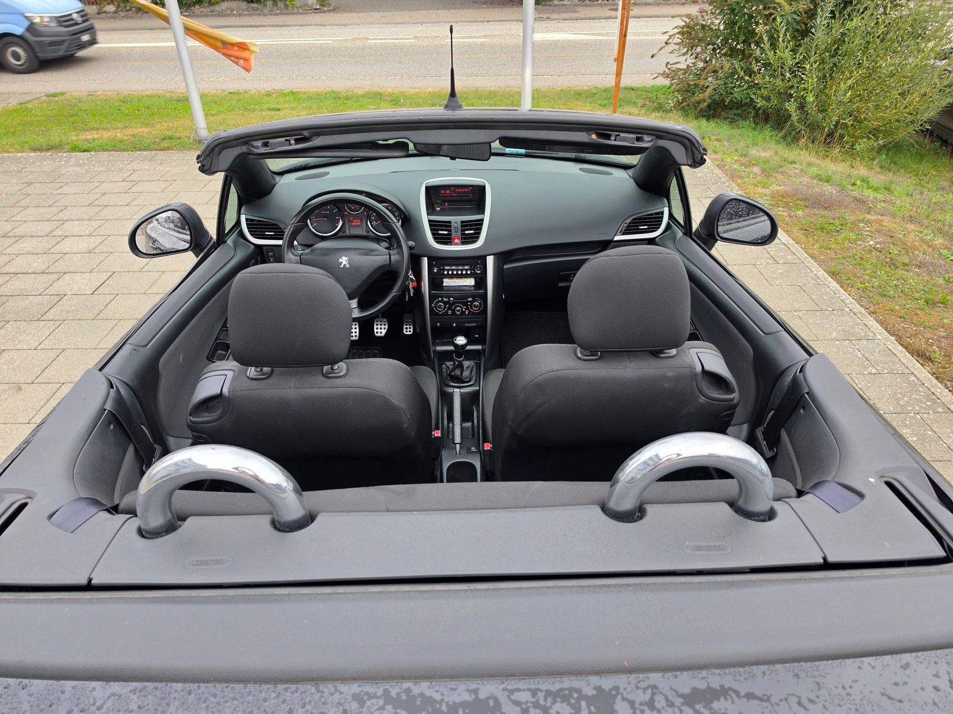 PEUGEOT 207 CC 1.6 16V Allure-image-11