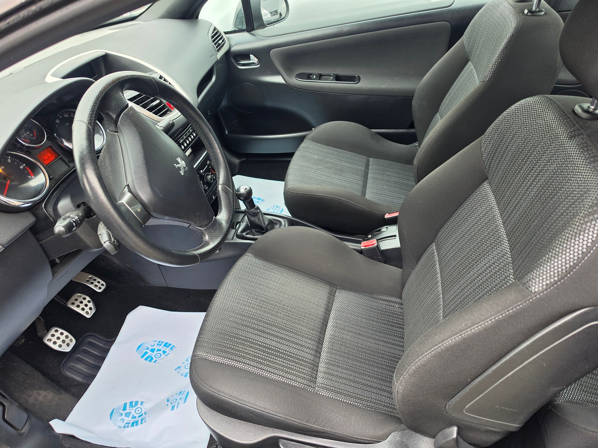 PEUGEOT 207 CC 1.6 16V Allure-image-13