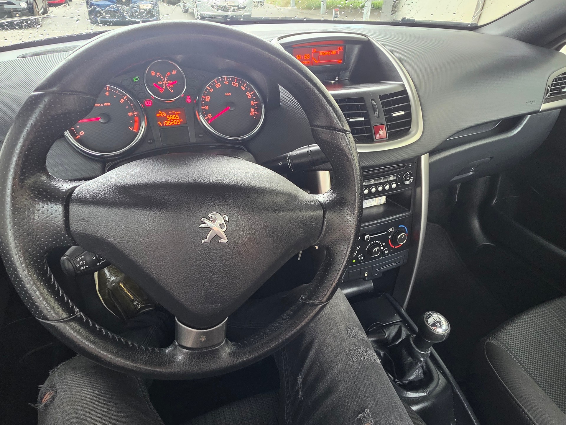PEUGEOT 207 CC 1.6 16V Allure-image-8