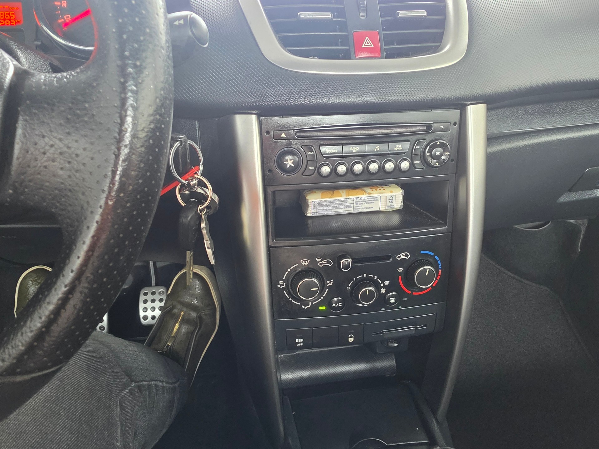 PEUGEOT 207 CC 1.6 16V Allure-image-9