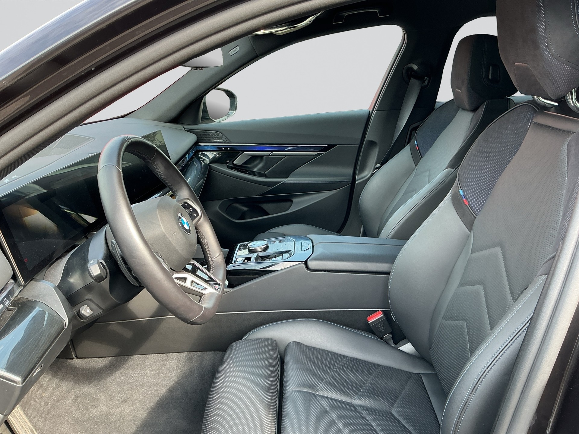BMW 520d xDrive 48V Touring M Sport Steptronic-image-5