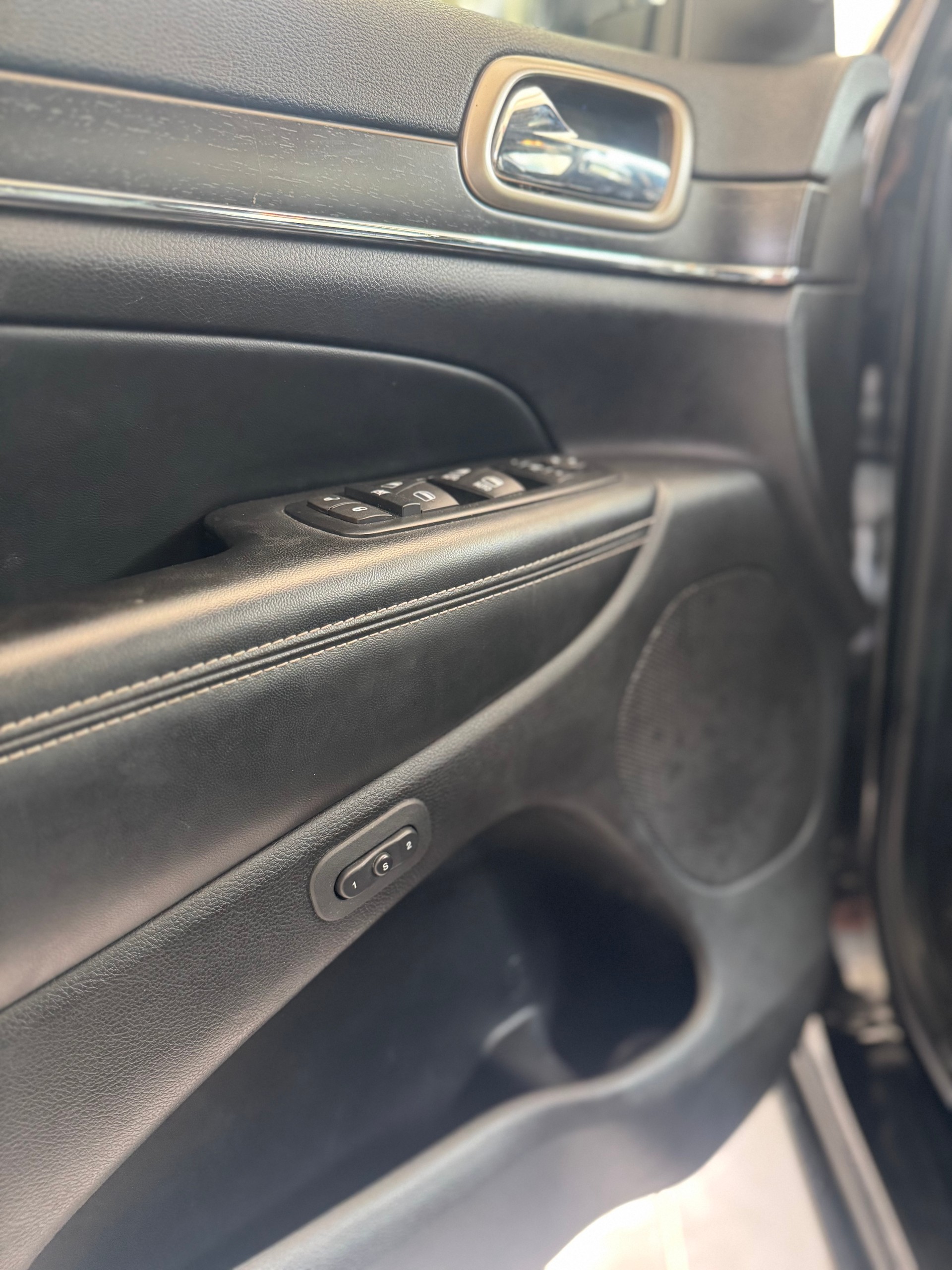 JEEP Grand Cherokee 3.0 CRD Limited Automatic-image-10