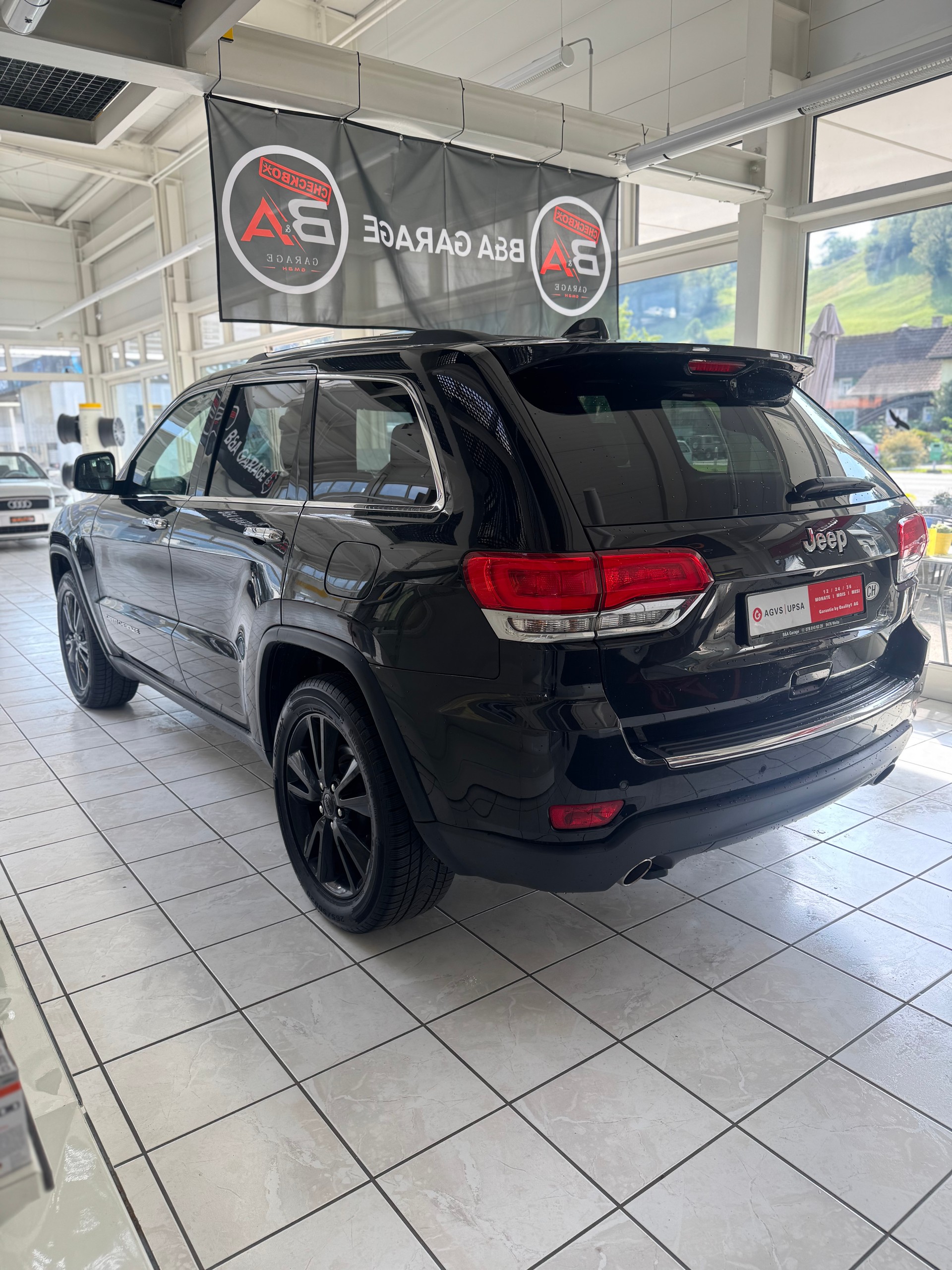 JEEP Grand Cherokee 3.0 CRD Limited Automatic-image-5