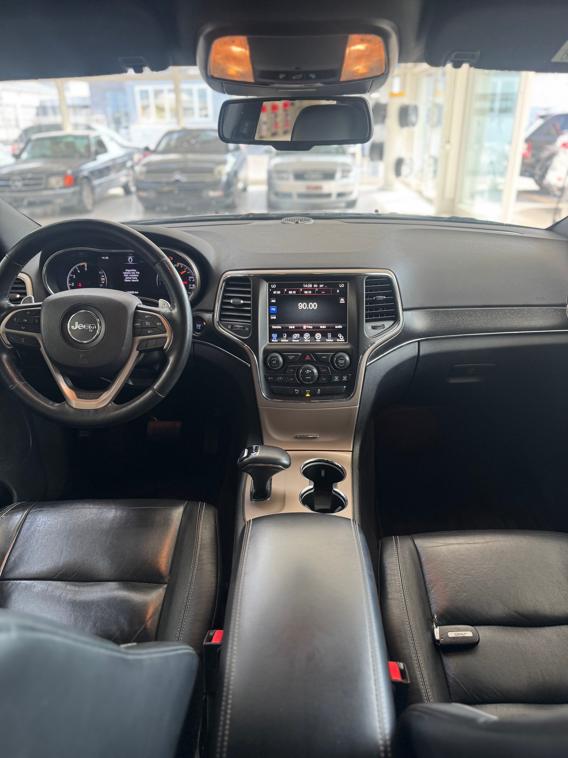 JEEP Grand Cherokee 3.0 CRD Limited Automatic-image-8