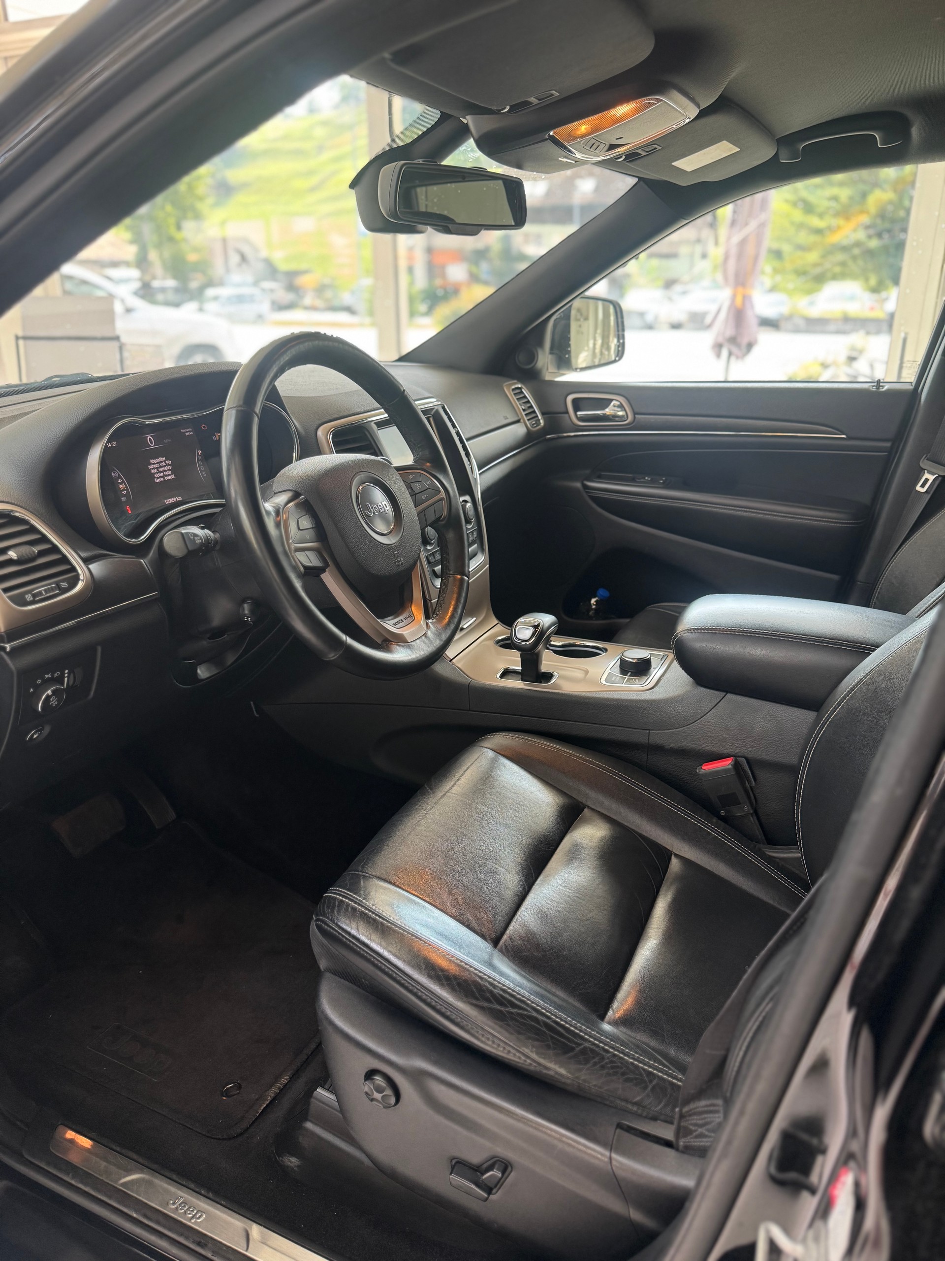 JEEP Grand Cherokee 3.0 CRD Limited Automatic-image-9