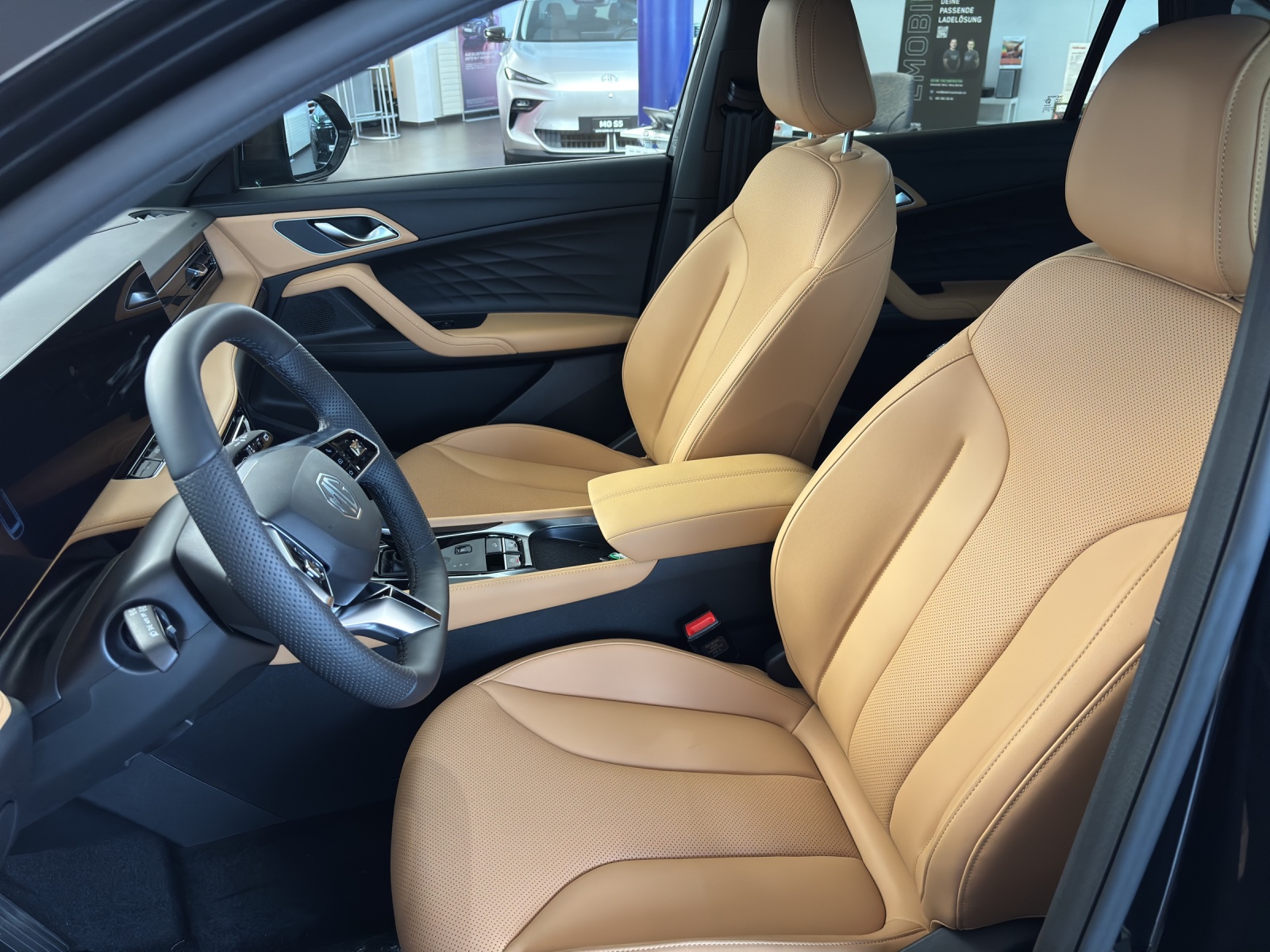 MG HS 1.5 Hybrid Luxury-image-3
