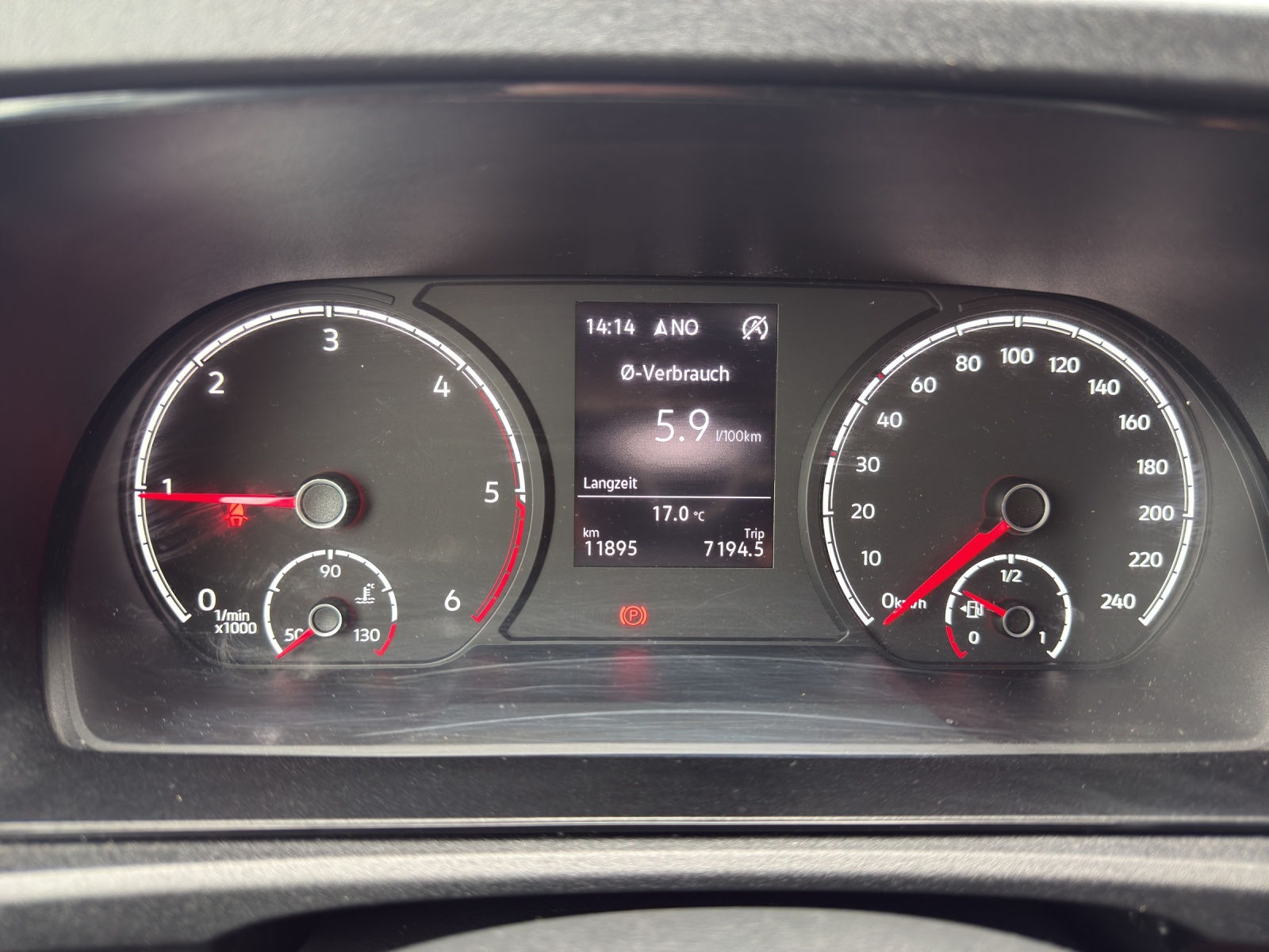 VW Caddy 2.0 TDI-image-13