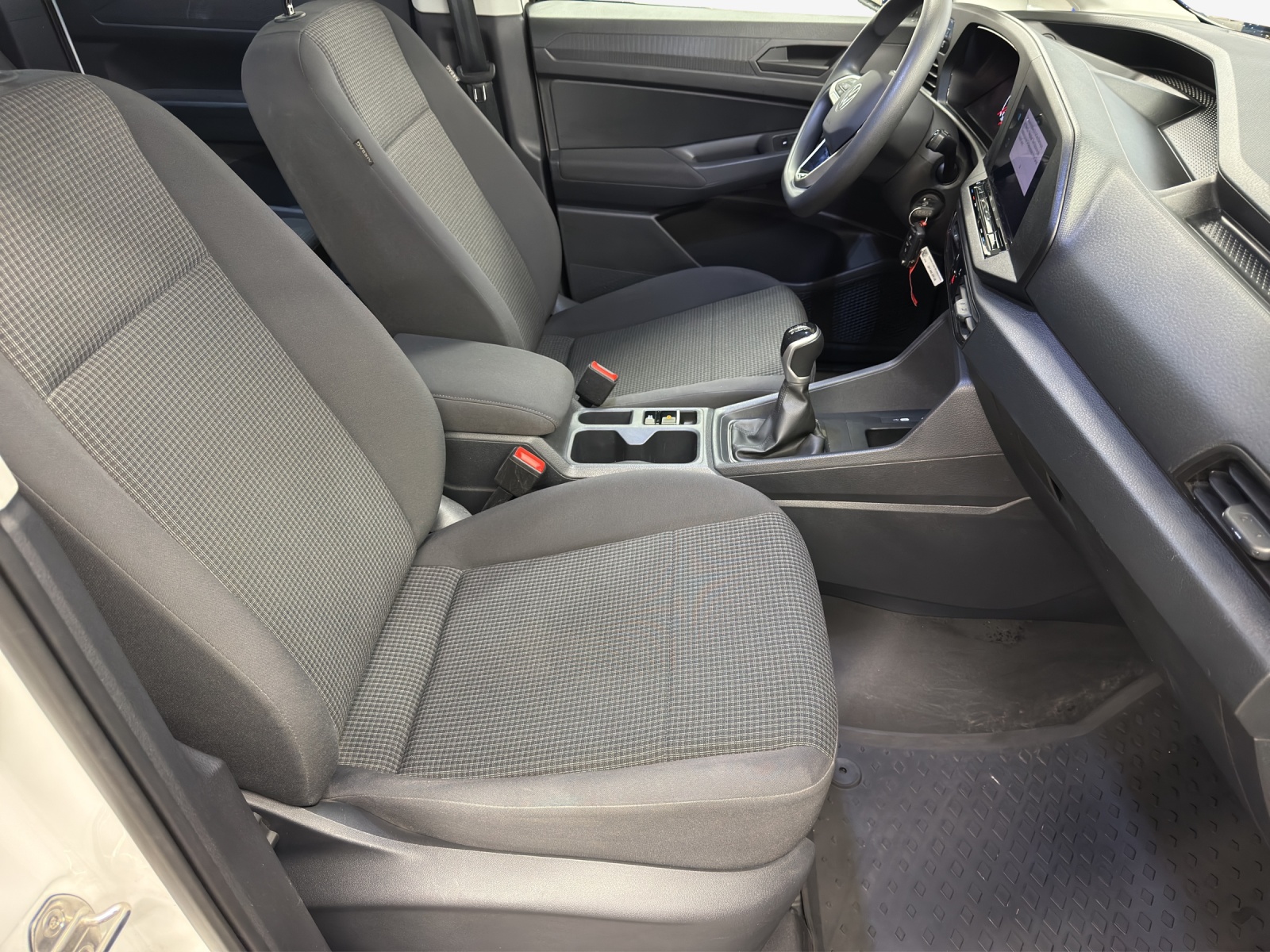 VW Caddy 2.0 TDI-image-16