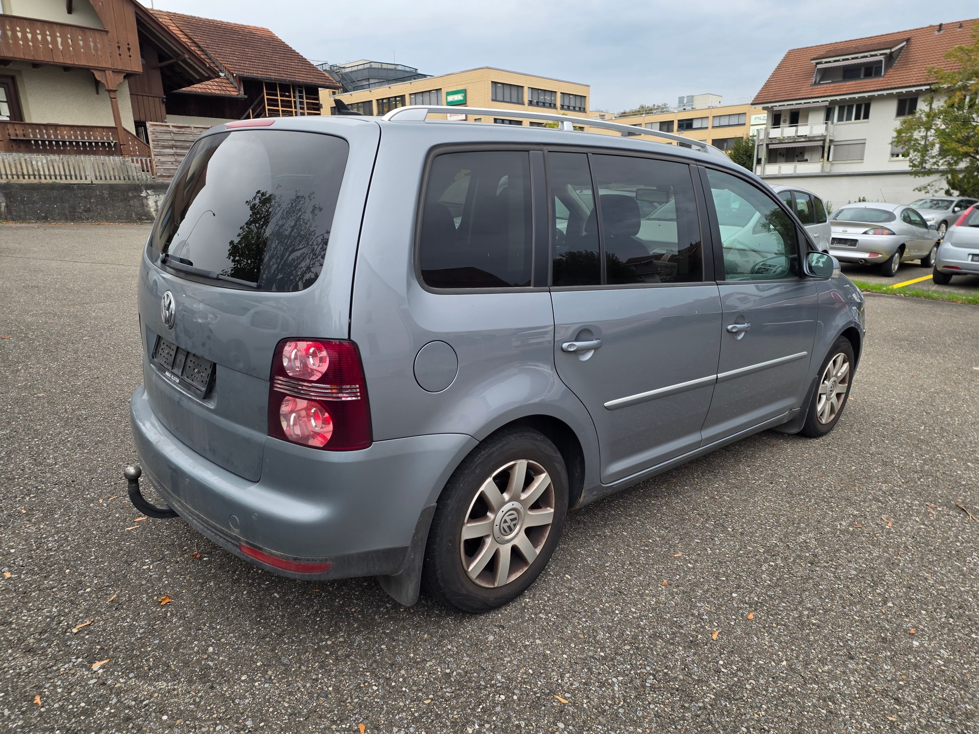 VW Touran 2.0 TDI Highline-image-3