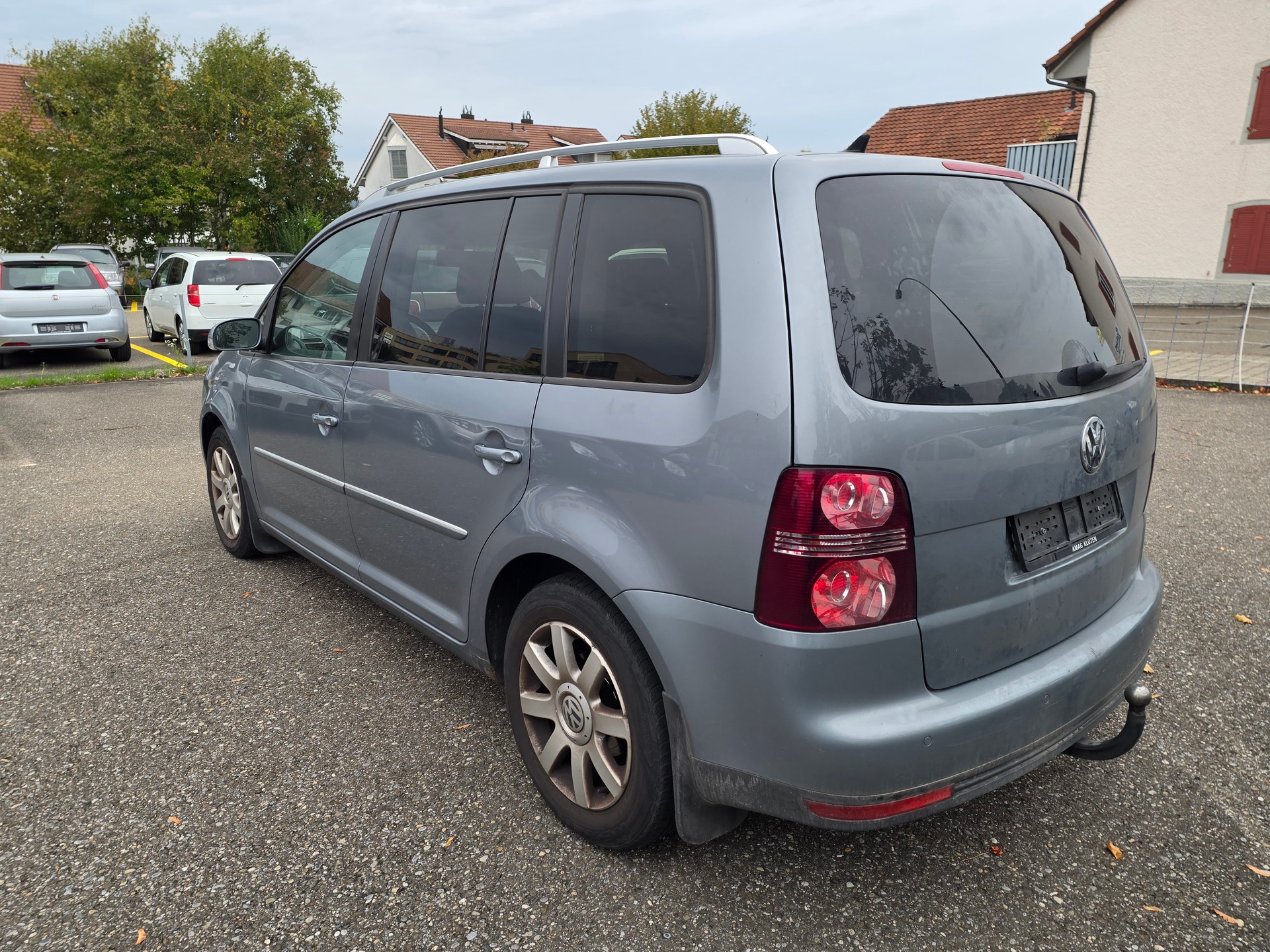 VW Touran 2.0 TDI Highline-image-5