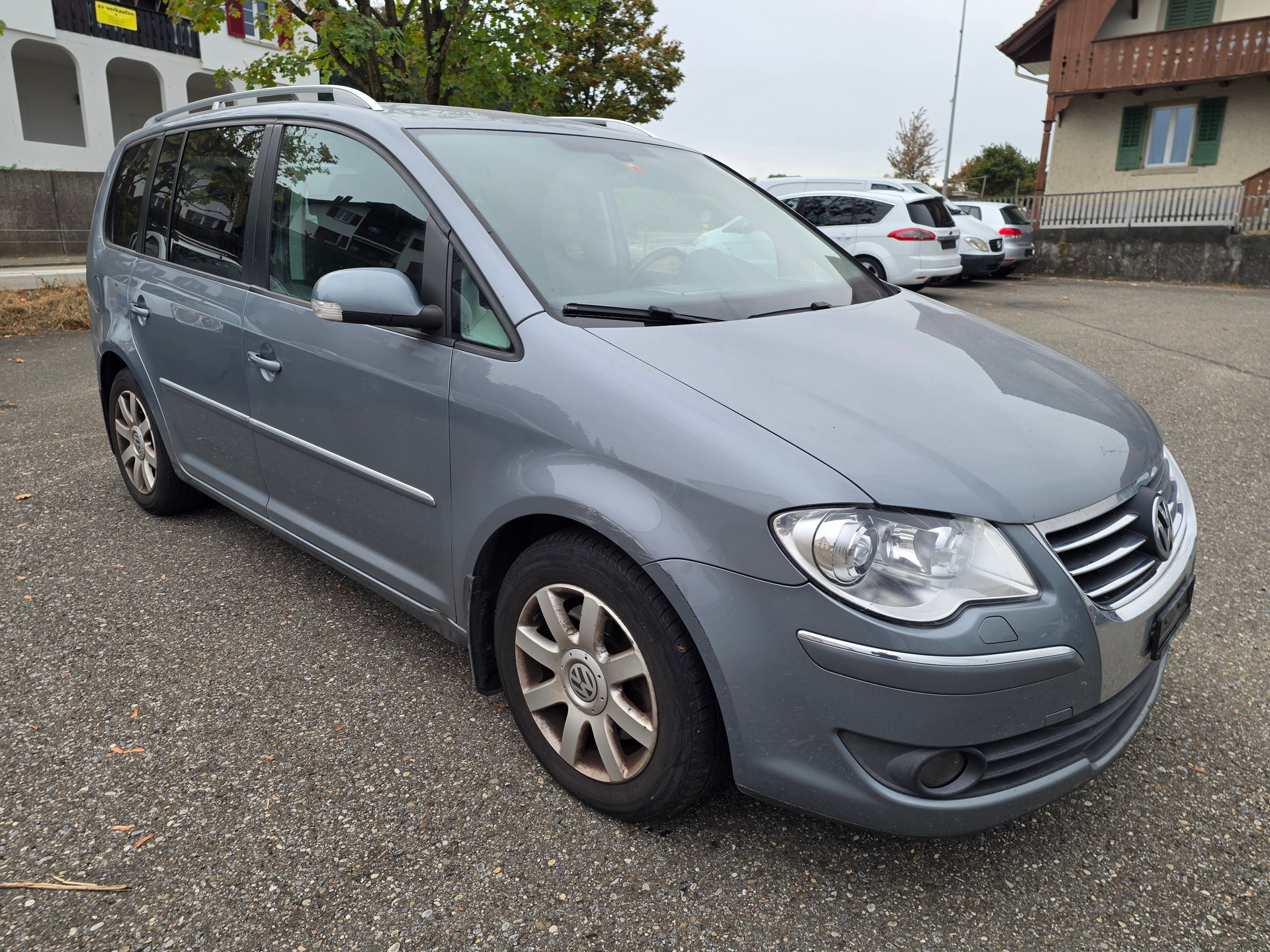 VW Touran 2.0 TDI Highline-image-2