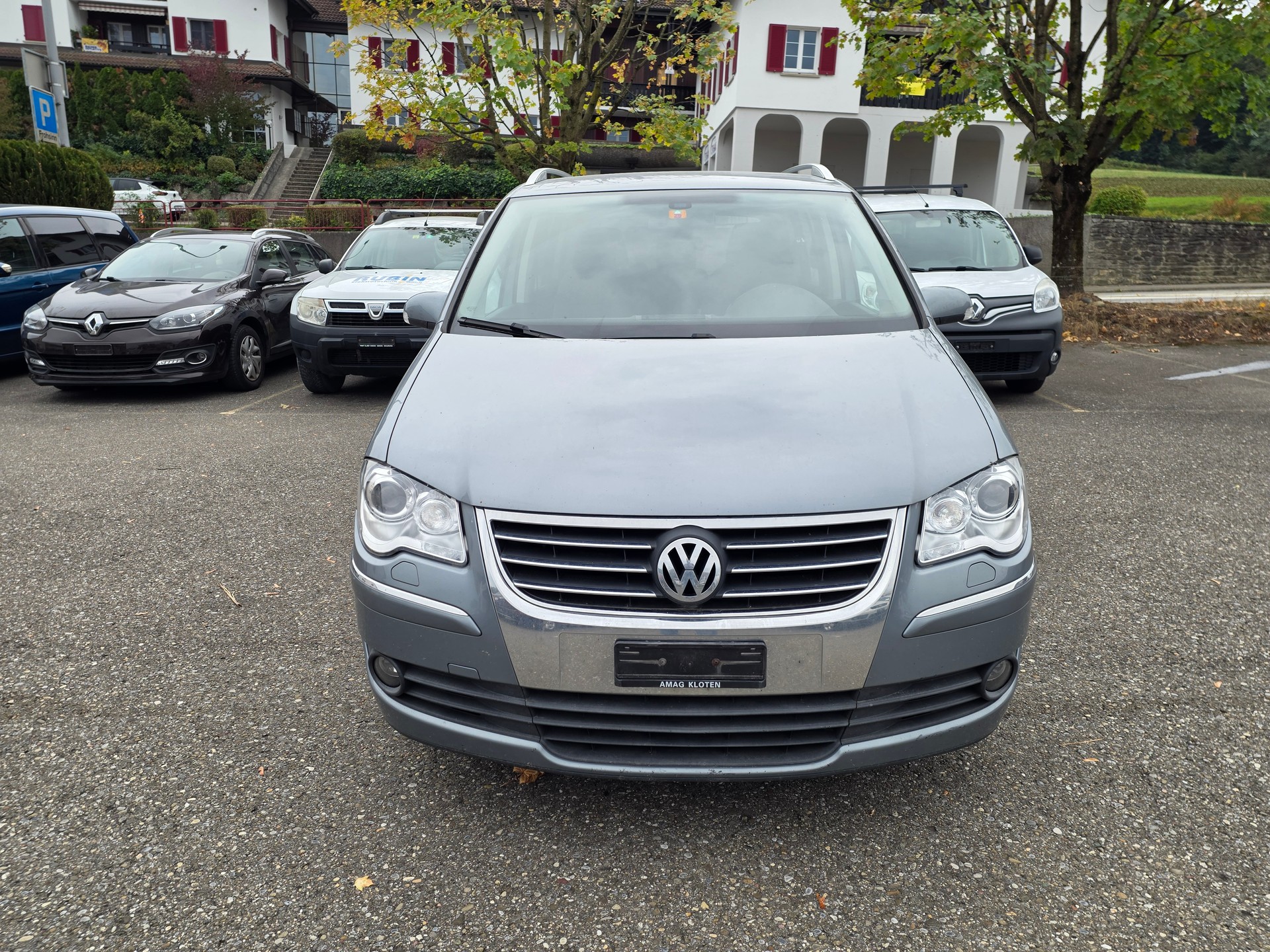 VW Touran 2.0 TDI Highline-image-1