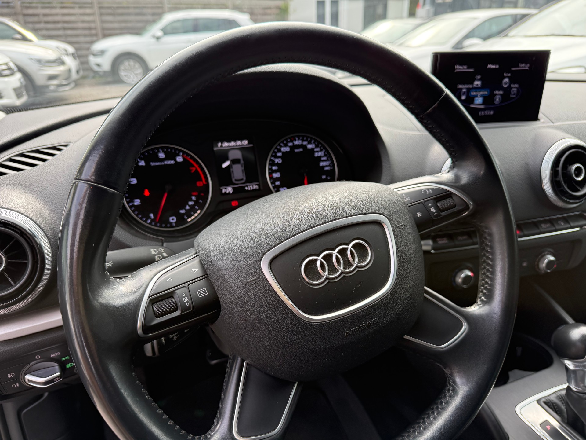 AUDI A3 Sportback 1.4 TFSI Ambiente S-tronic-image-9