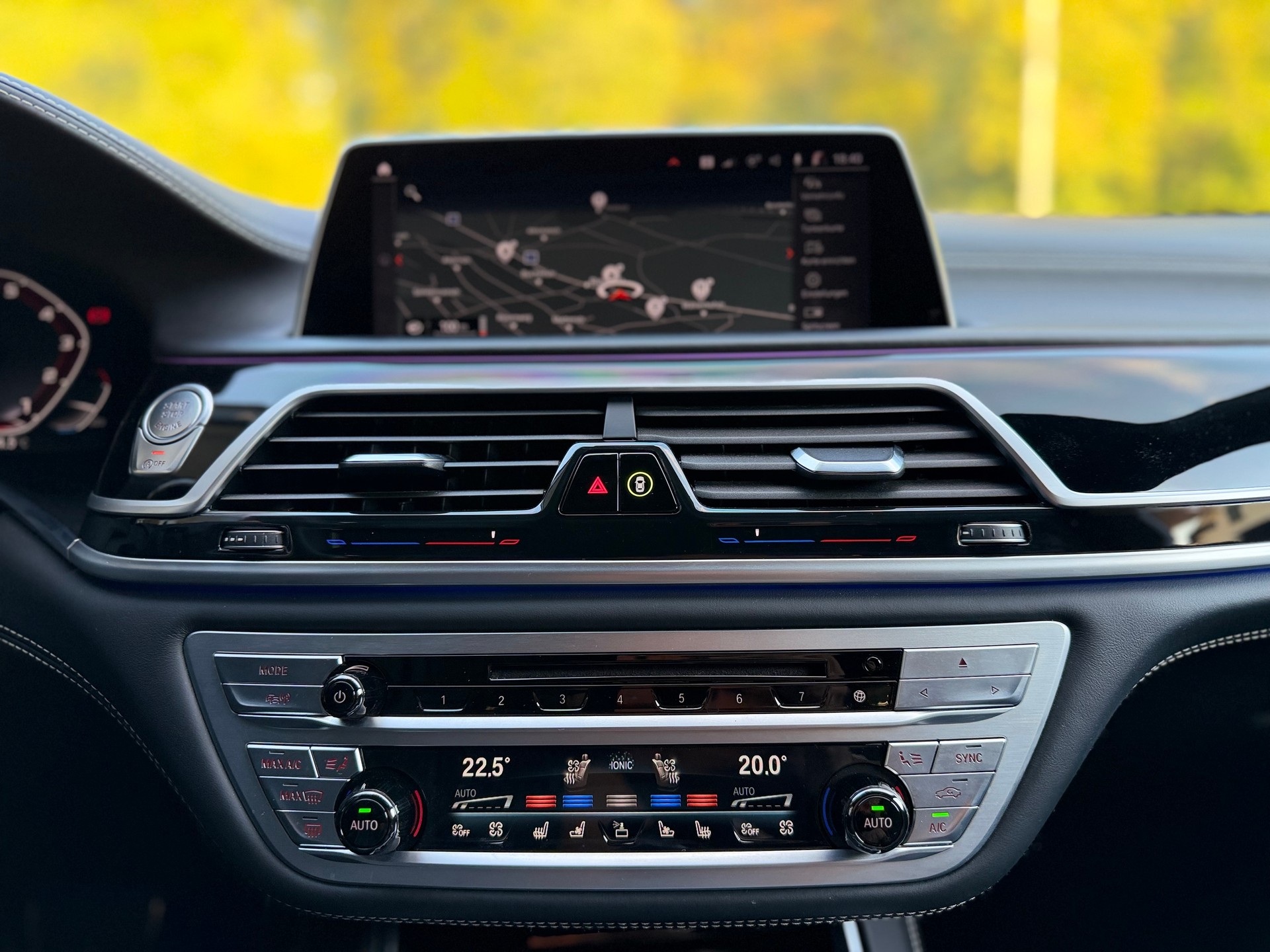 BMW 750i xDrive Steptronic-image-17