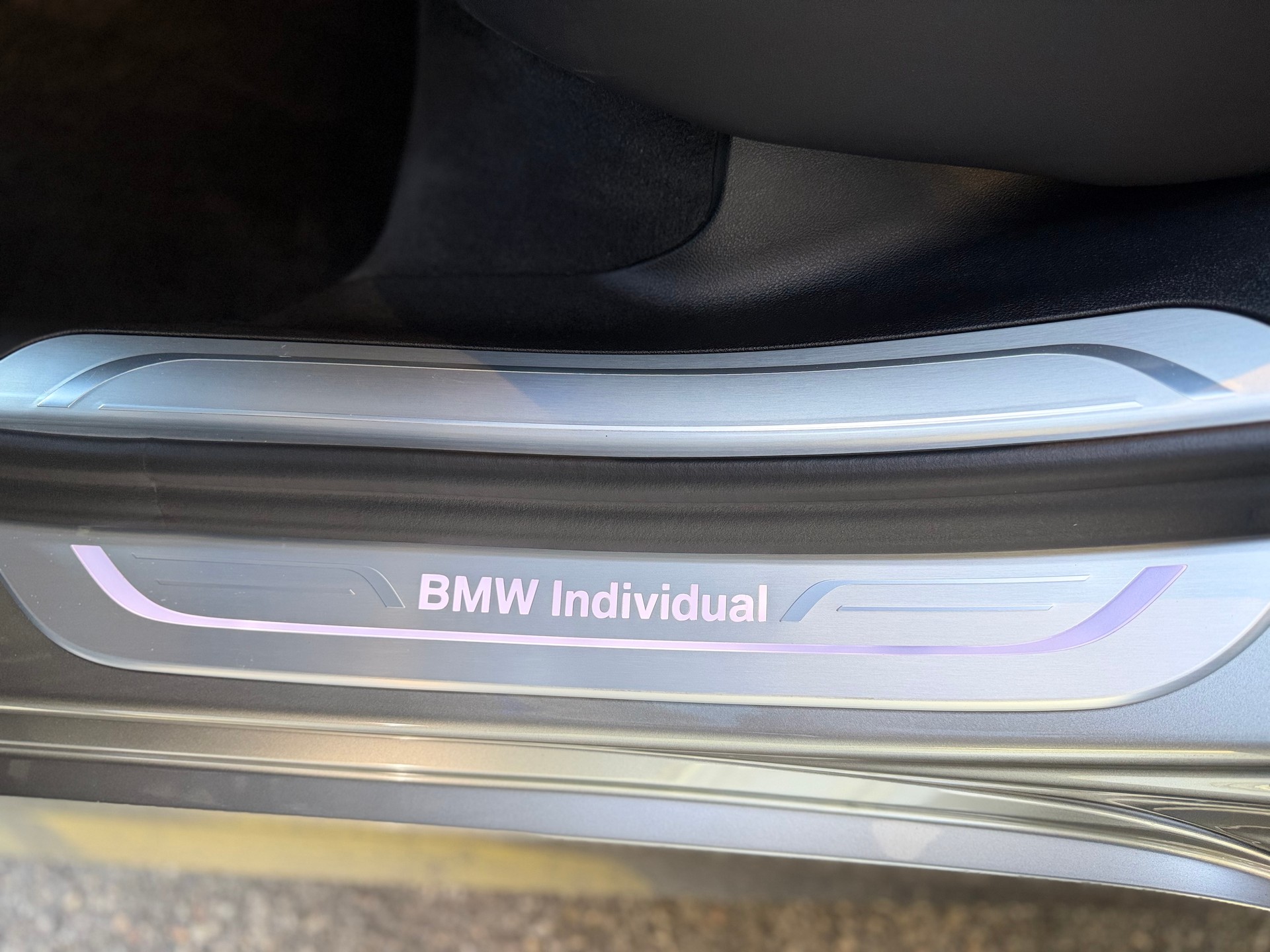 BMW 750i xDrive Steptronic-image-11