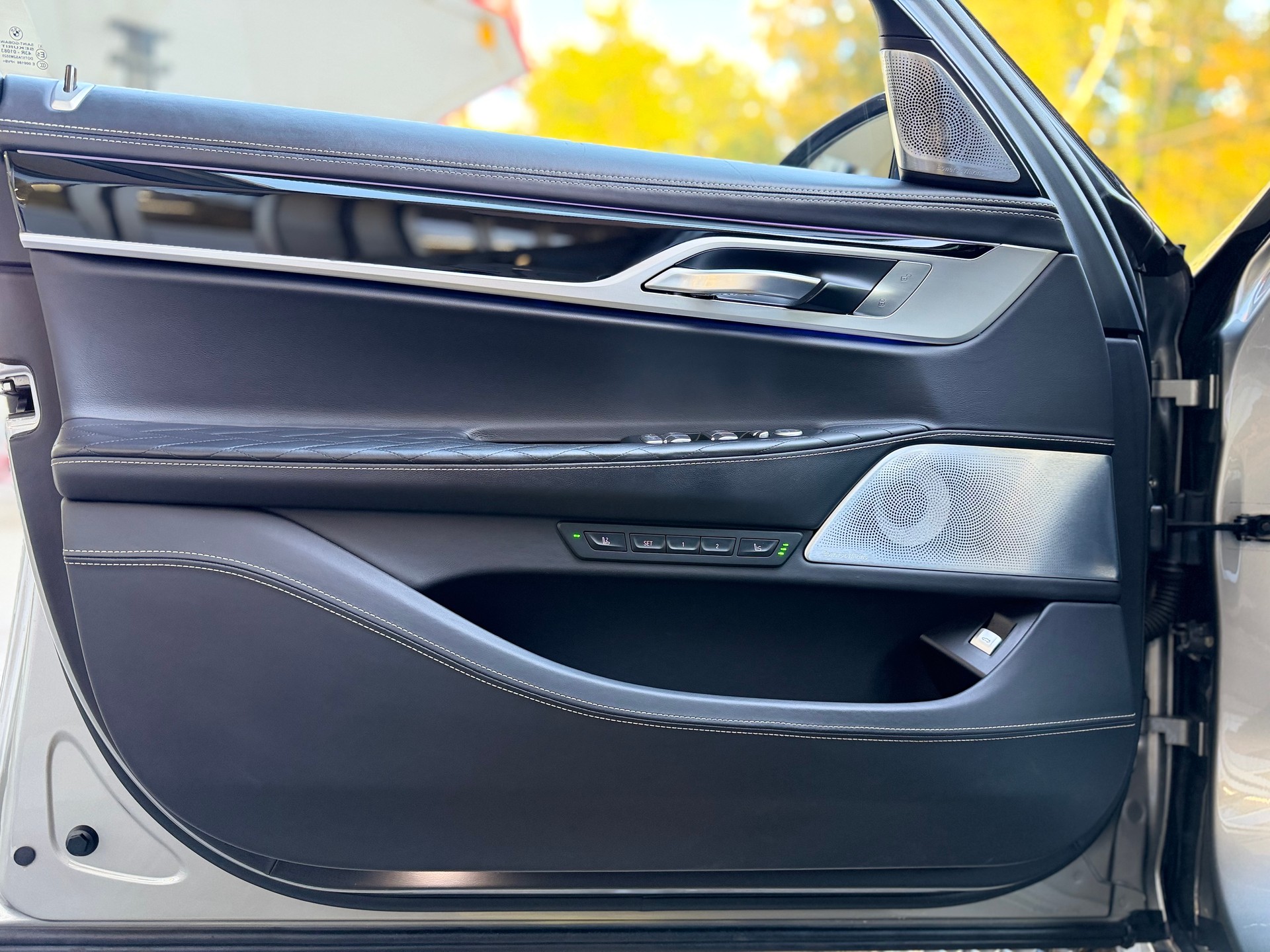 BMW 750i xDrive Steptronic-image-9